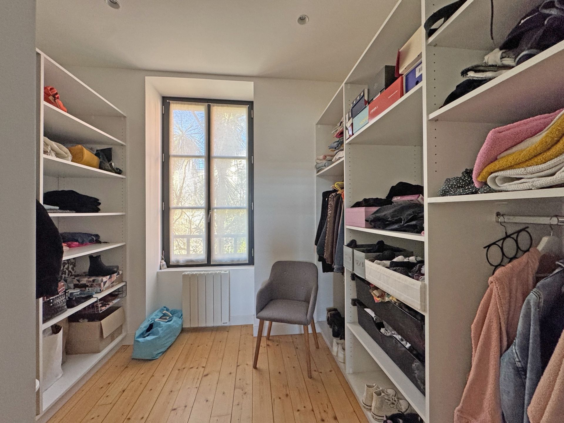 luxury house 8 Rooms for sale on QUIMPER (29000)