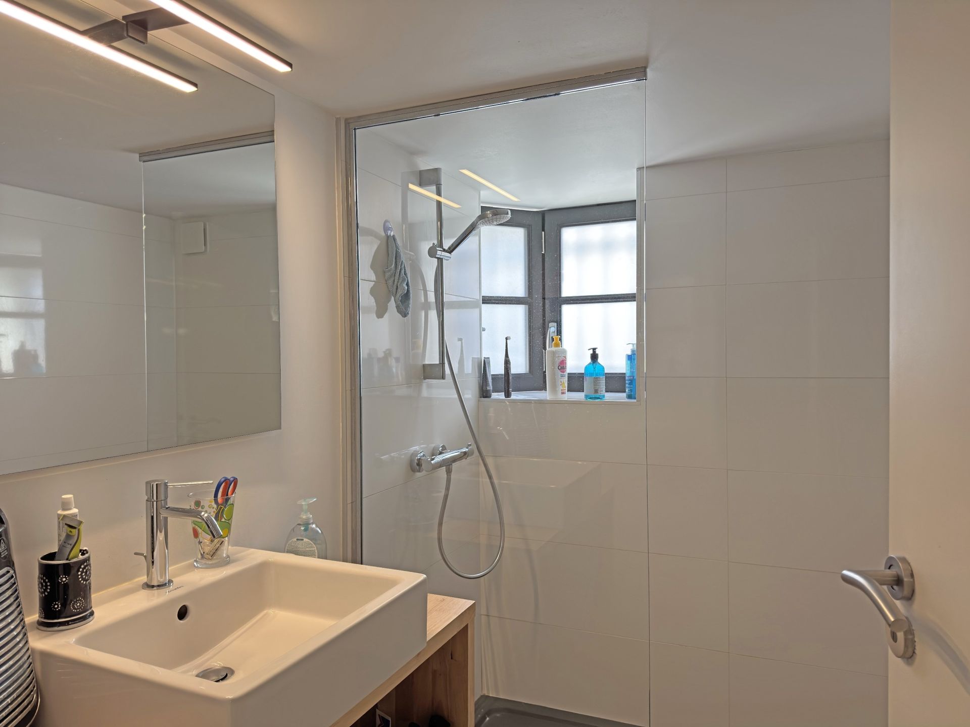 luxury house 8 Rooms for sale on QUIMPER (29000)