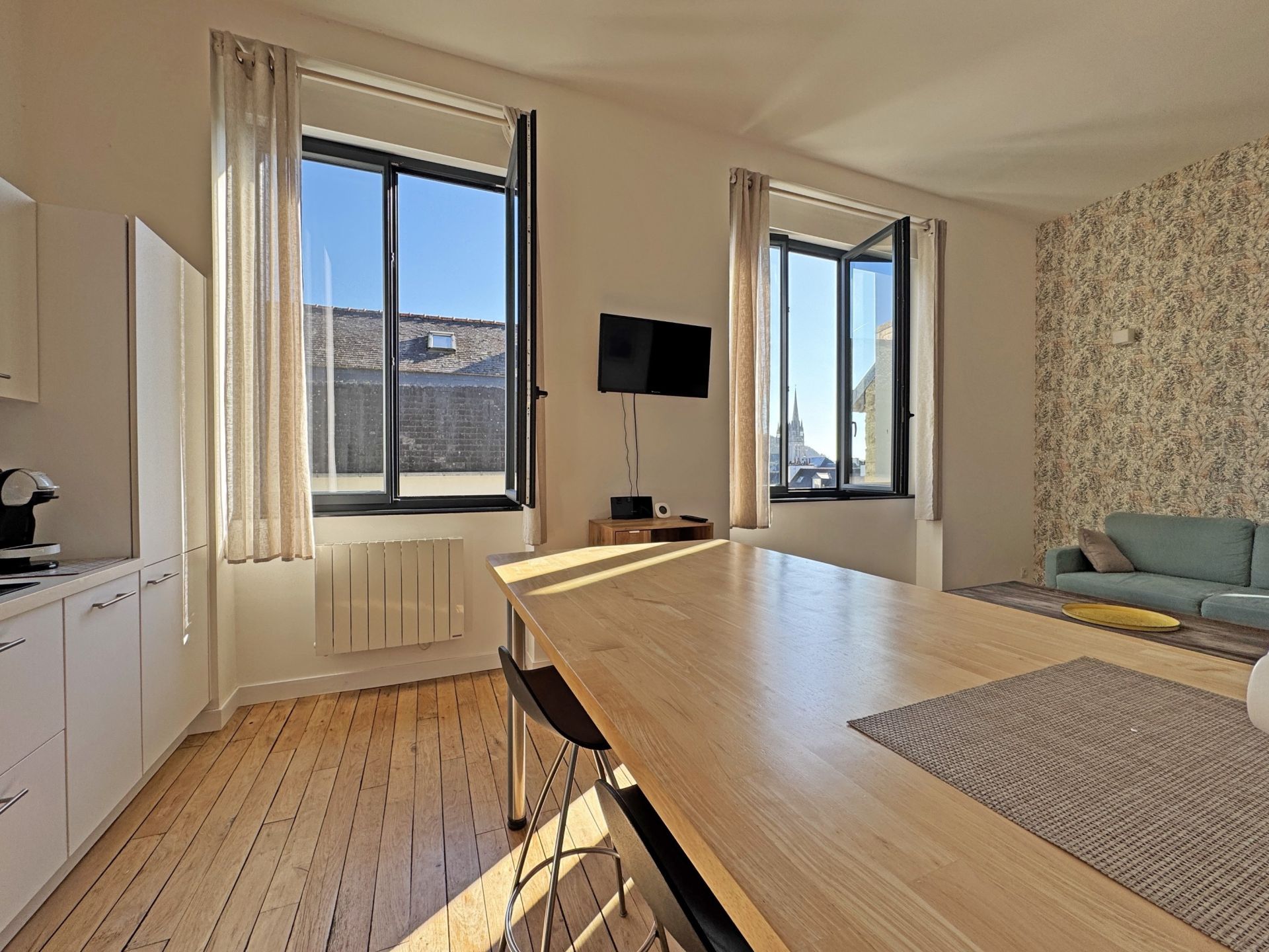 luxury house 8 Rooms for sale on QUIMPER (29000)