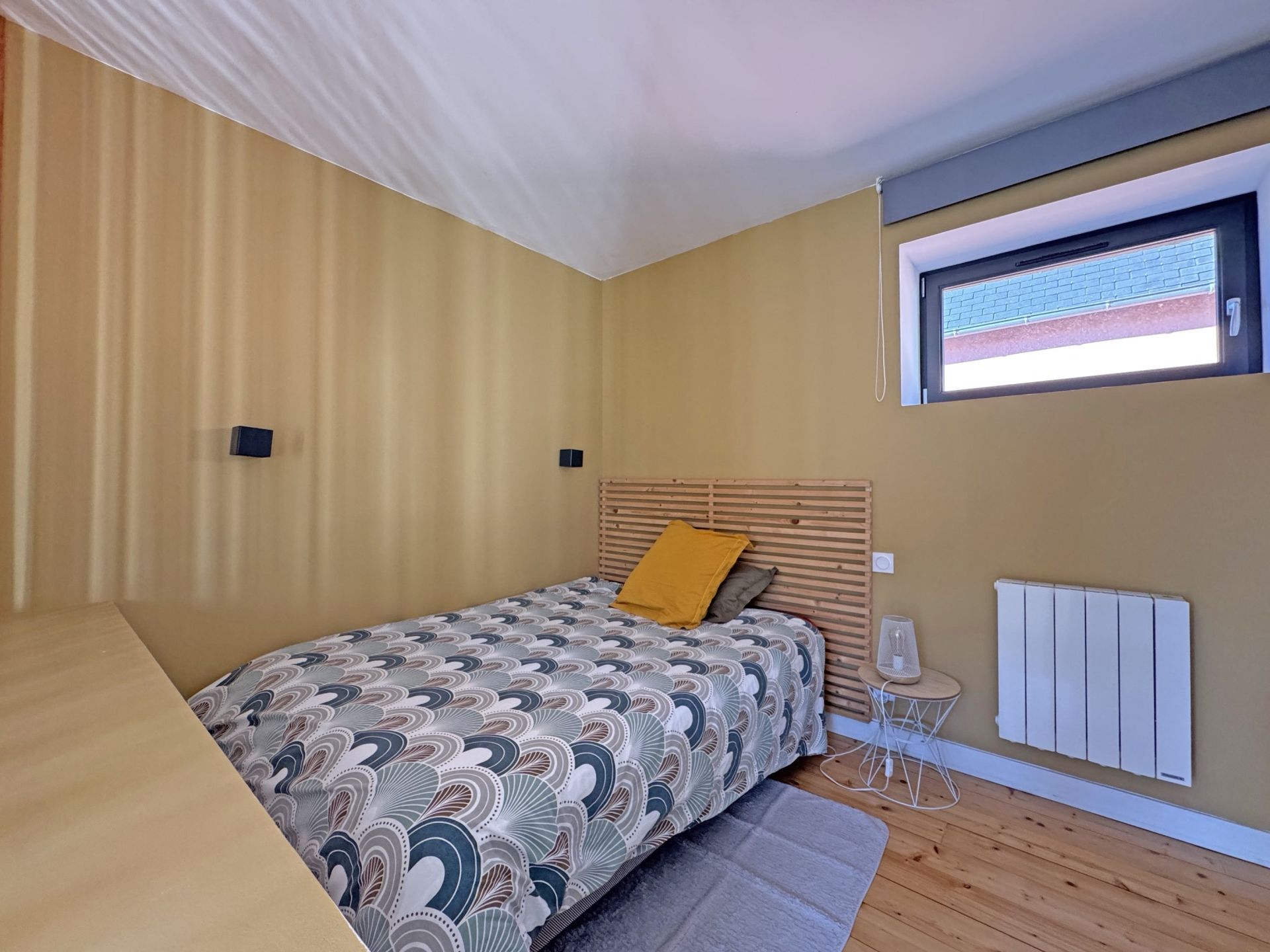 luxury house 8 Rooms for sale on QUIMPER (29000)