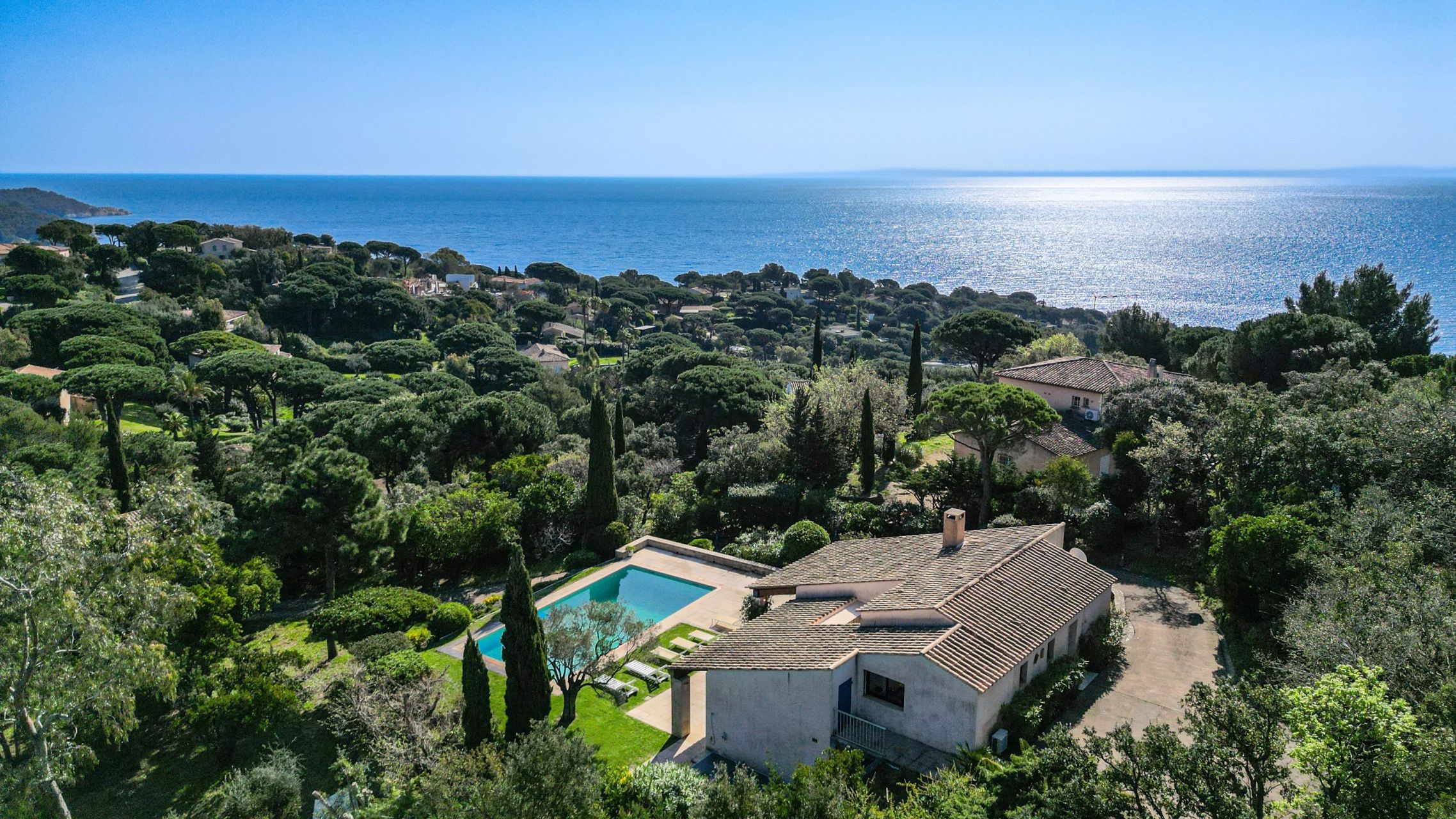 luxury villa 6 Rooms for sale on RAMATUELLE (83350)