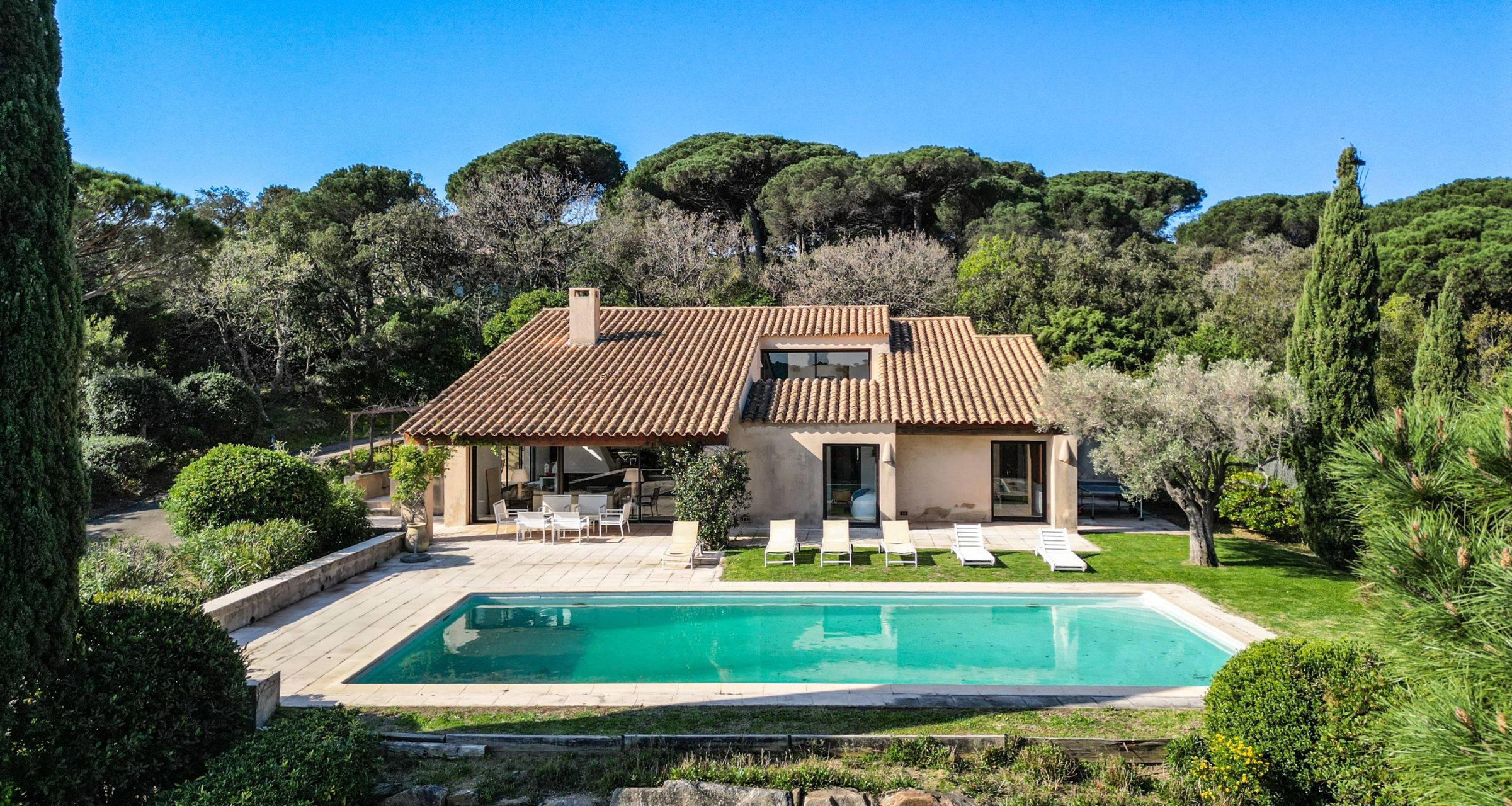 luxury villa 6 Rooms for sale on RAMATUELLE (83350)