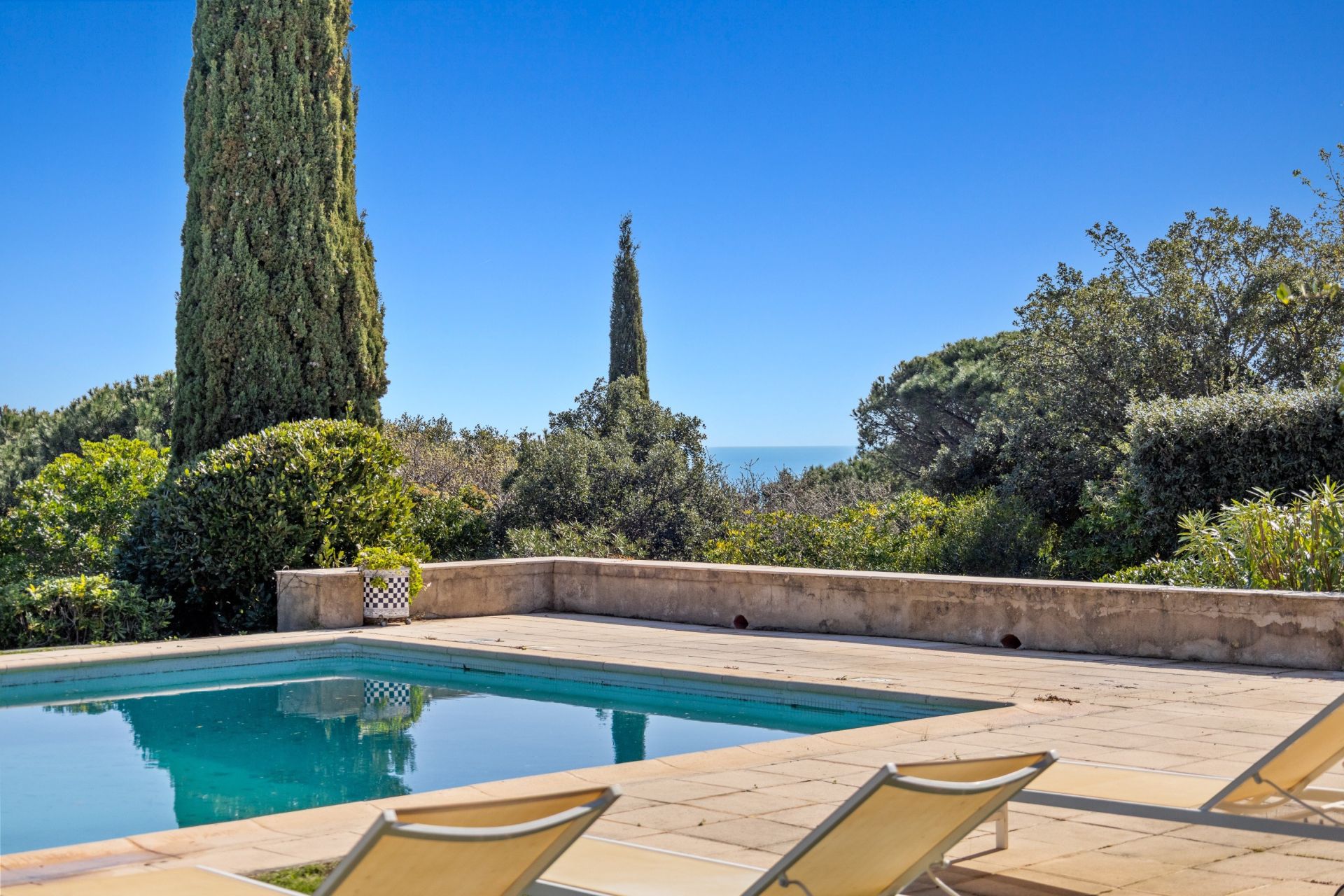 luxury villa 6 Rooms for sale on RAMATUELLE (83350)