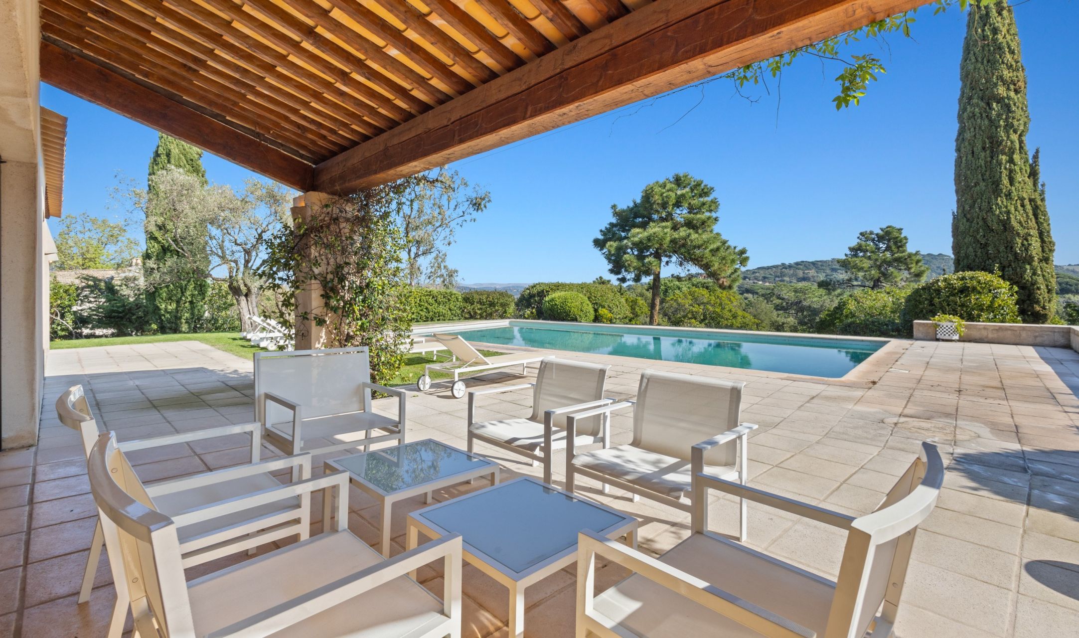 luxury villa 6 Rooms for sale on RAMATUELLE (83350)