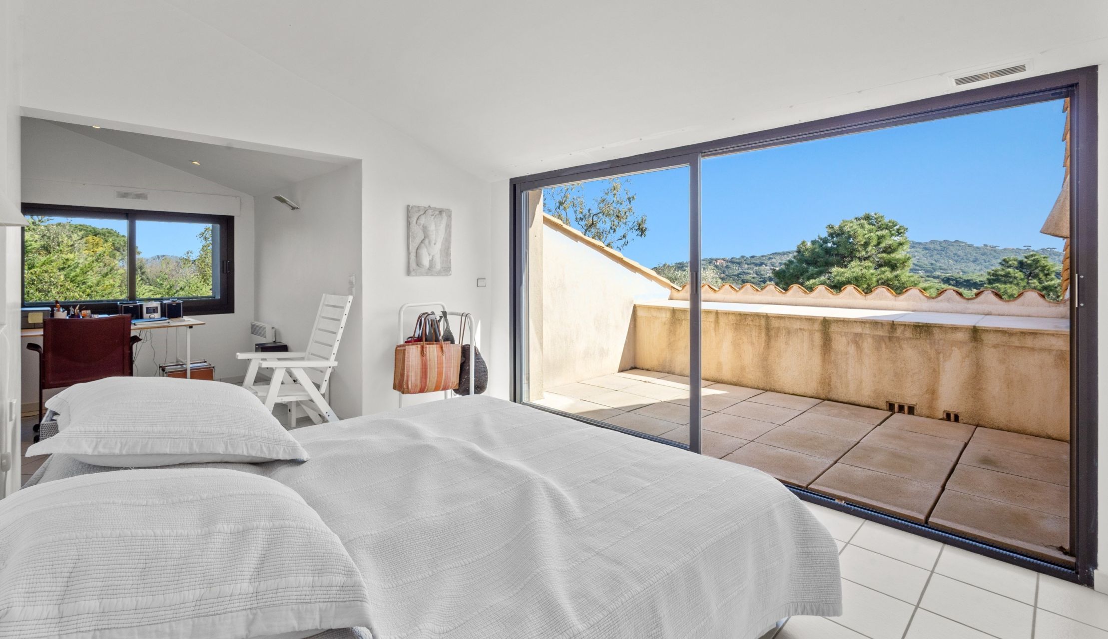 luxury villa 6 Rooms for sale on RAMATUELLE (83350)