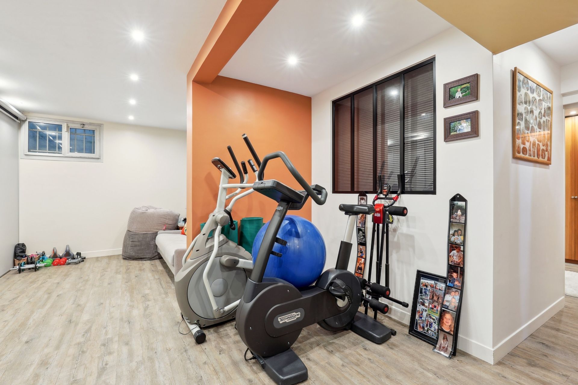 luxury apartment 8 Rooms for sale on NEUILLY SUR SEINE (92200)