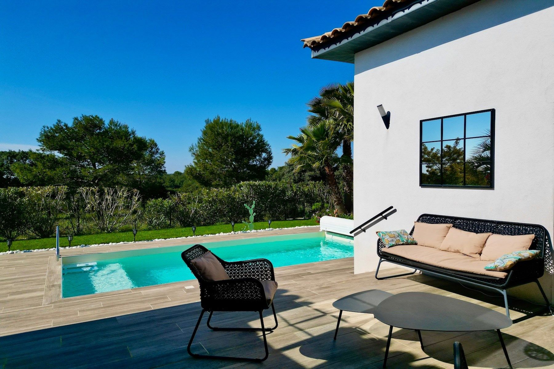 luxury villa 5 Rooms for sale on NIMES (30900)