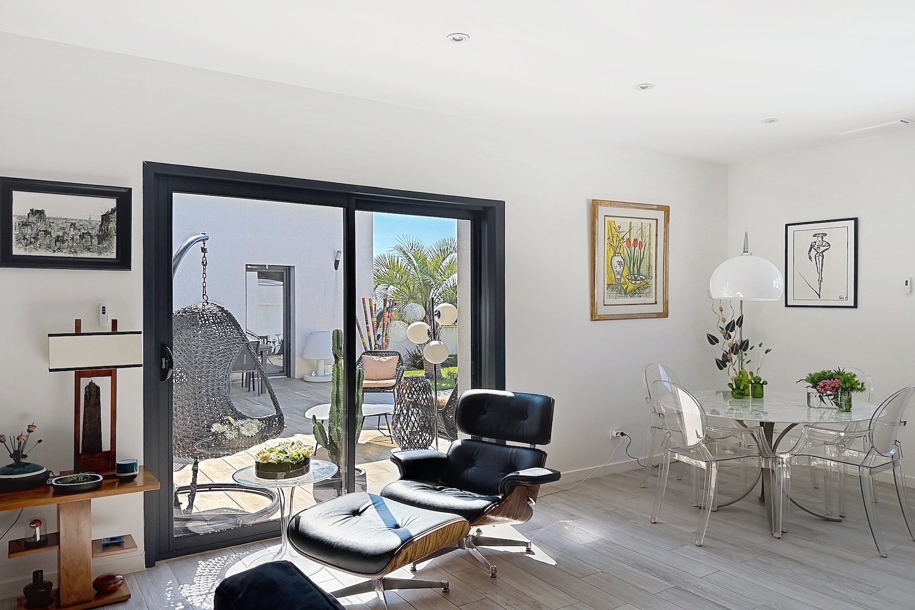 luxury villa 5 Rooms for sale on NIMES (30900)