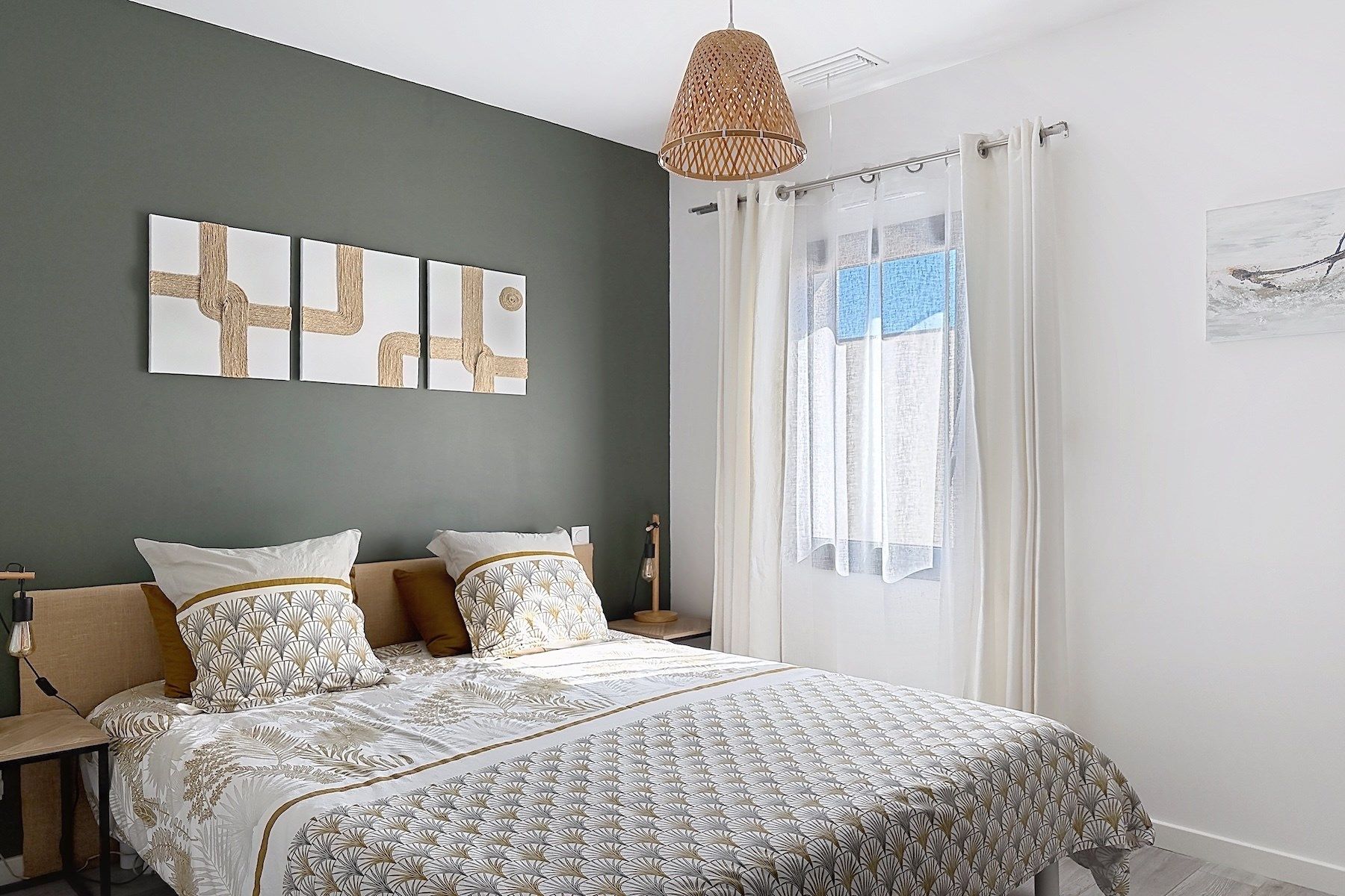 luxury villa 5 Rooms for sale on NIMES (30900)