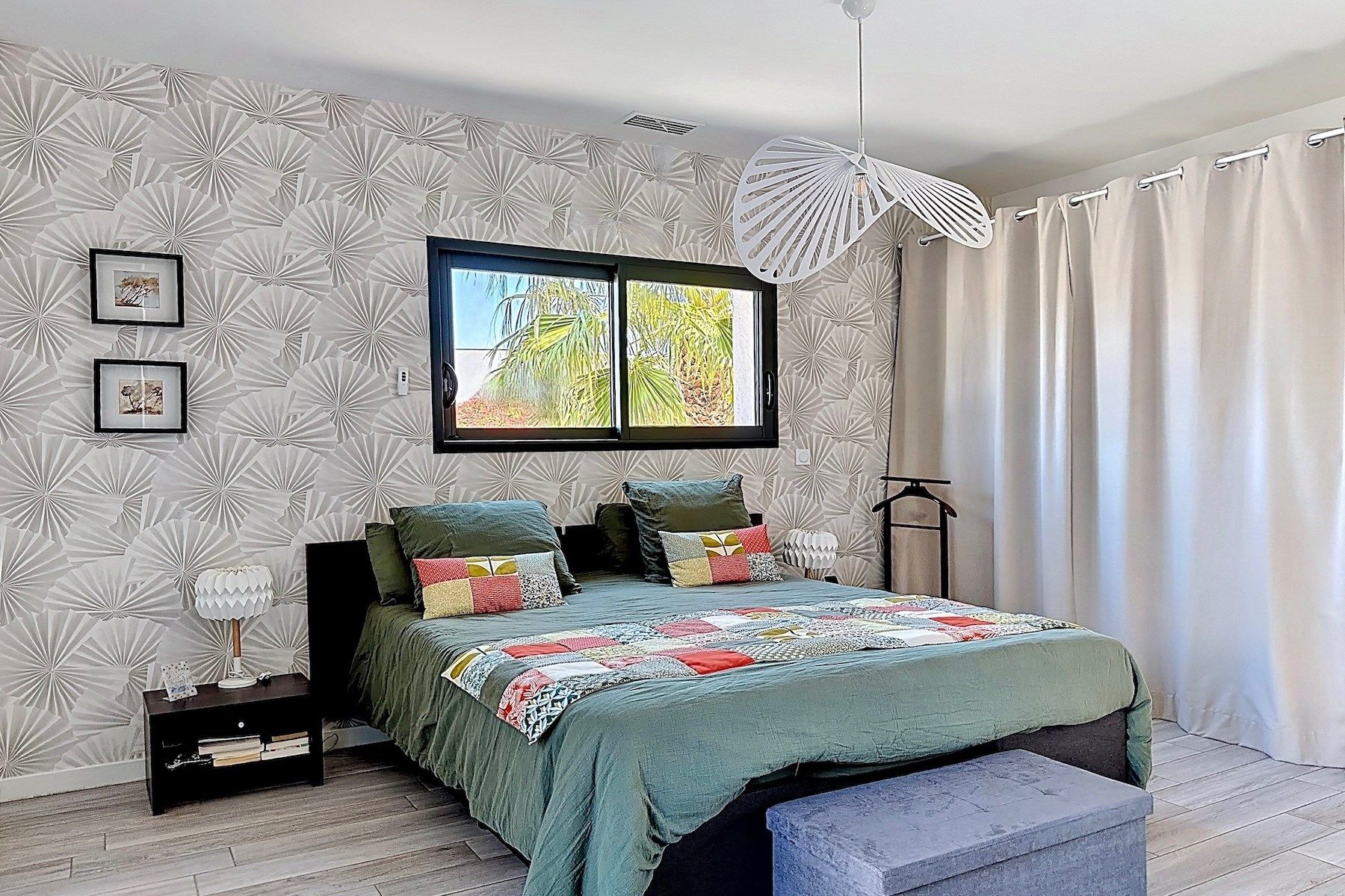 luxury villa 5 Rooms for sale on NIMES (30900)