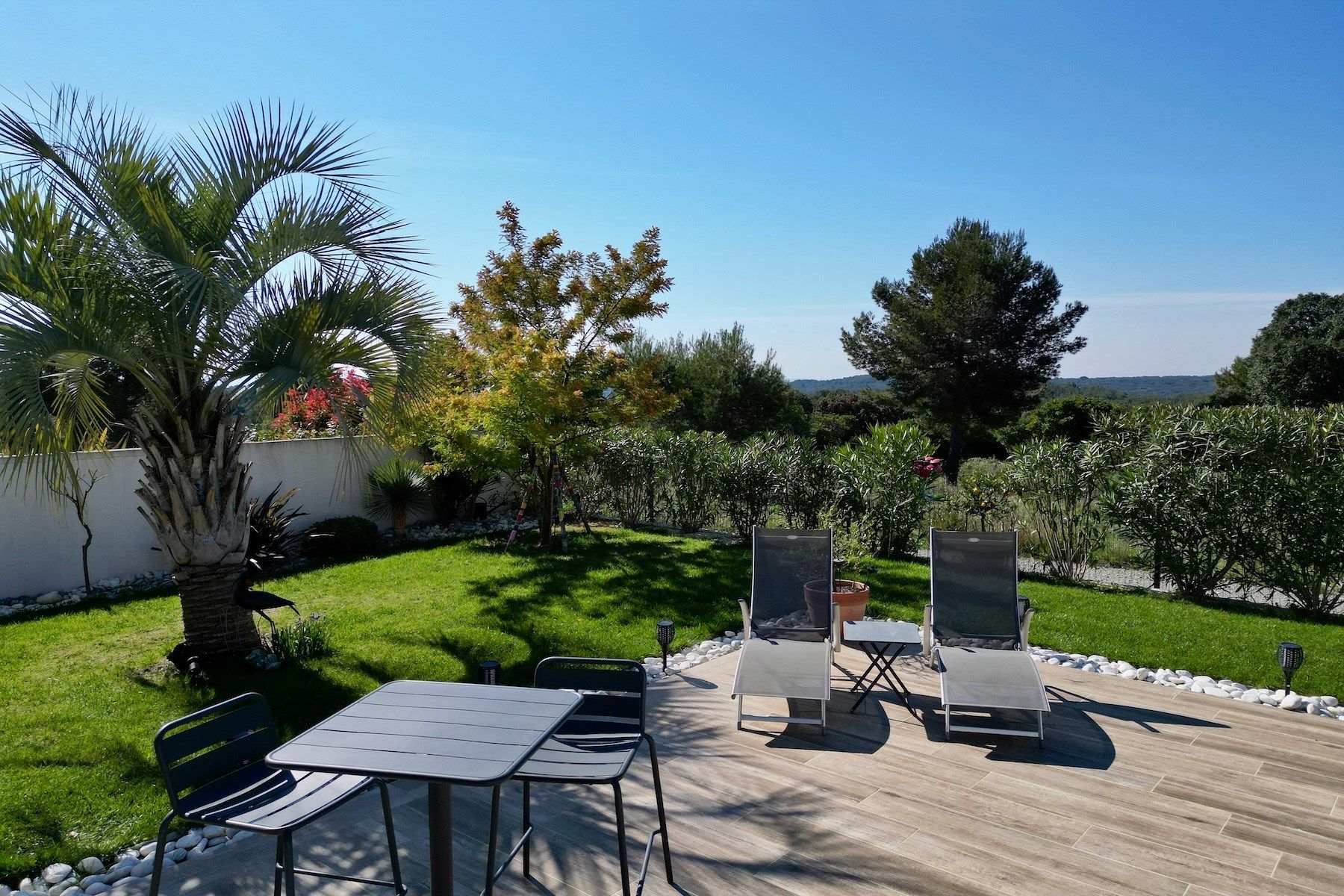 luxury villa 5 Rooms for sale on NIMES (30900)