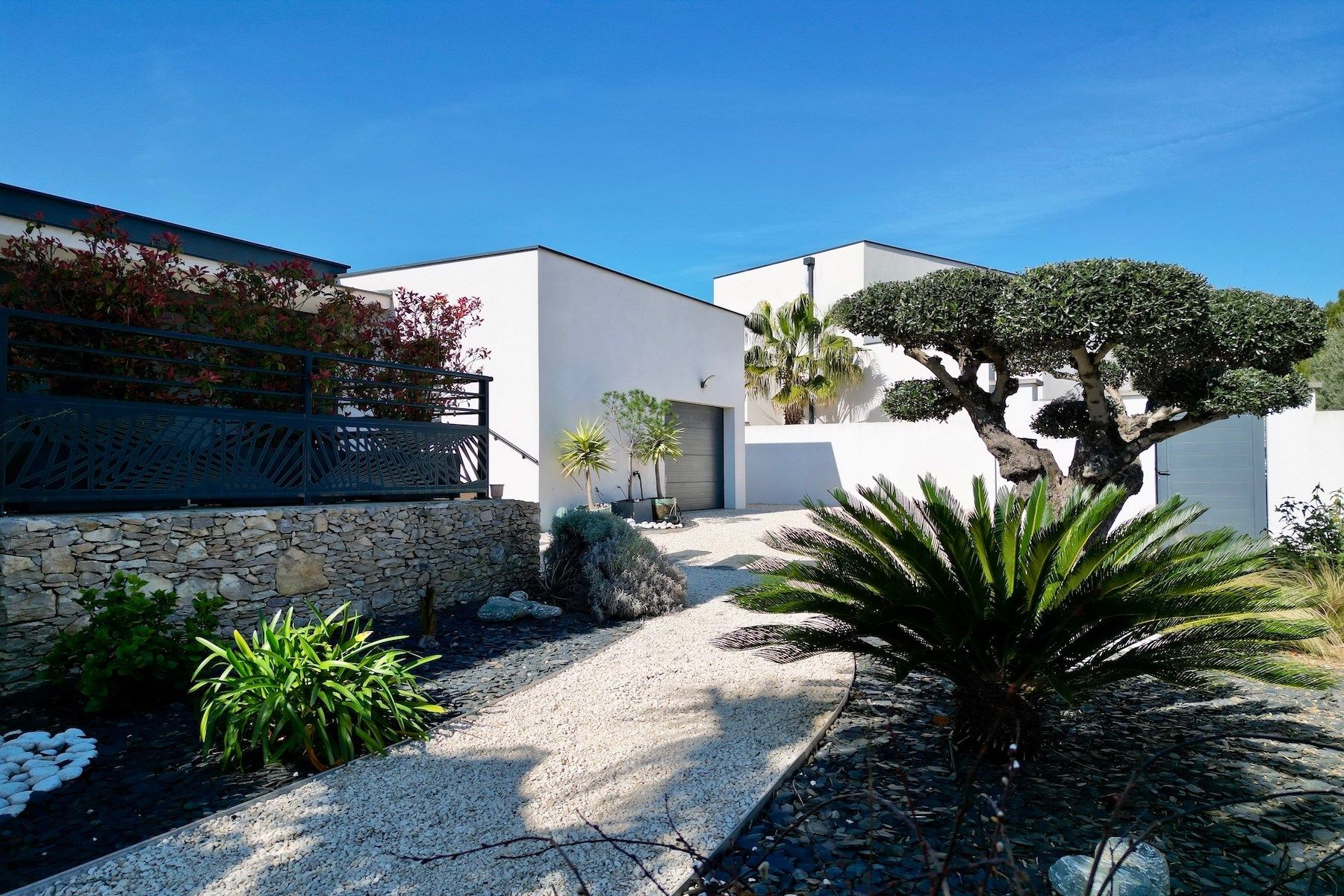 luxury villa 5 Rooms for sale on NIMES (30900)