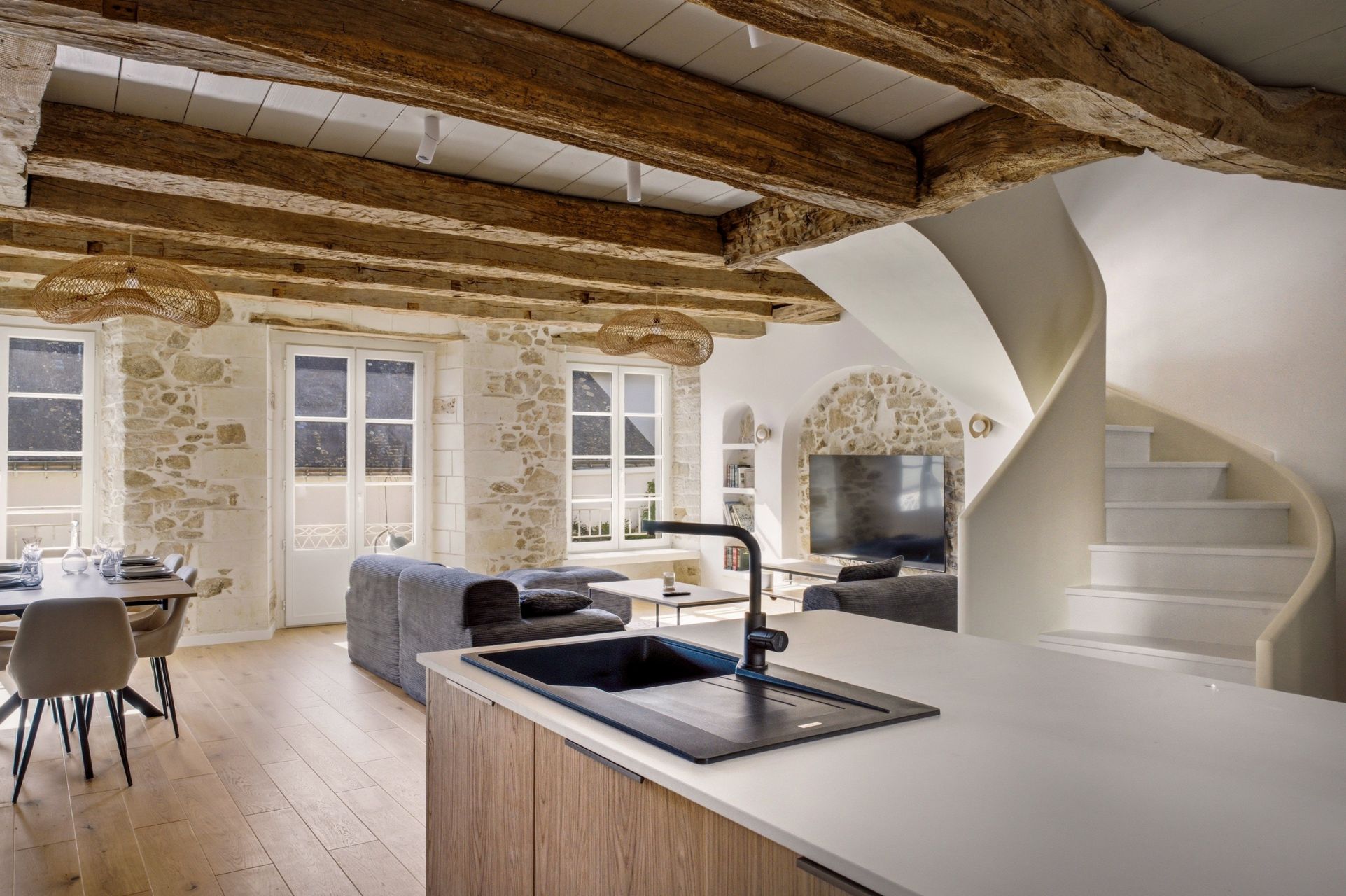 luxury house 5 Rooms for sale on AURAY (56400)