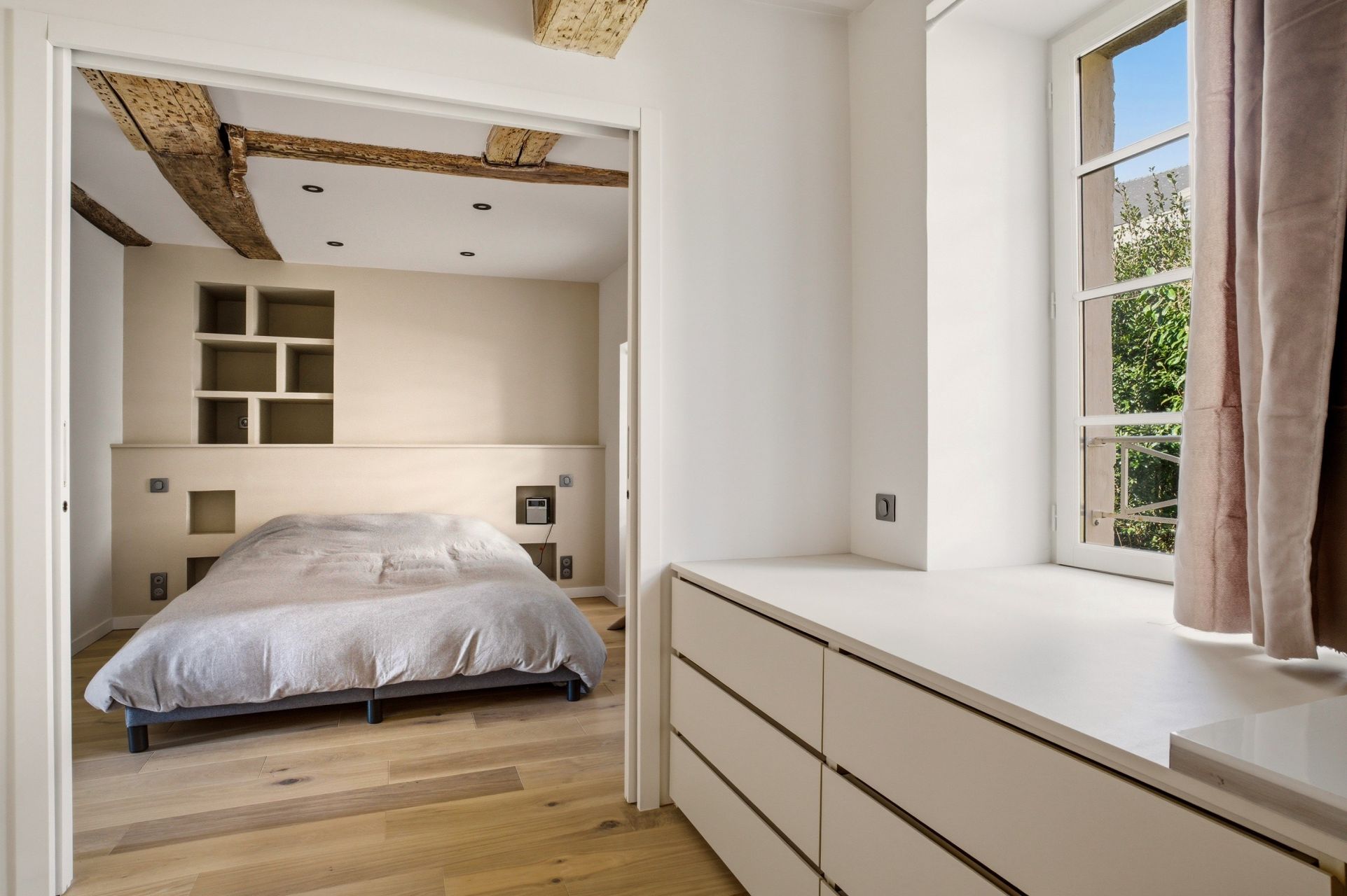 luxury house 5 Rooms for sale on AURAY (56400)