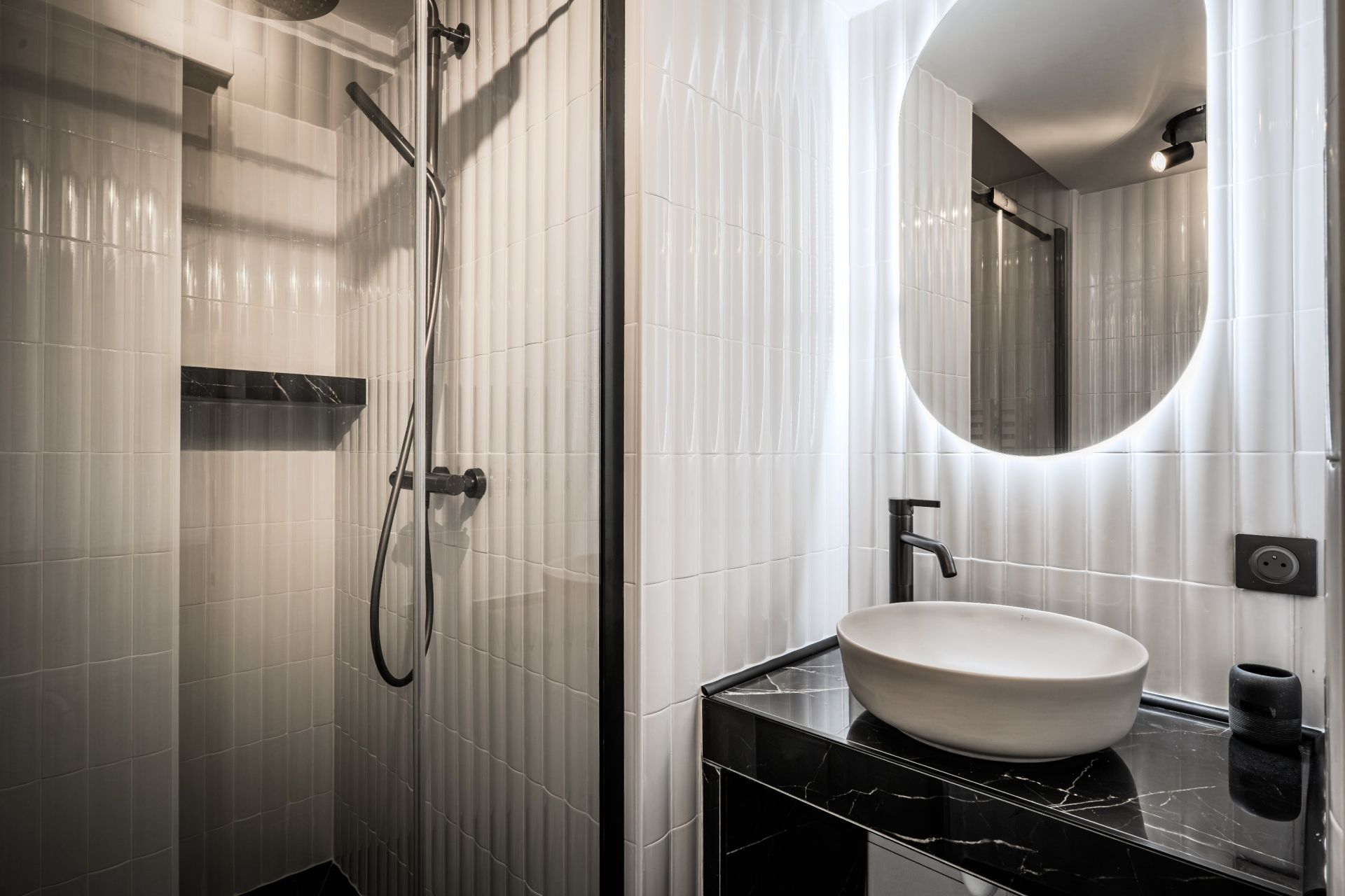 luxury house 5 Rooms for sale on AURAY (56400)