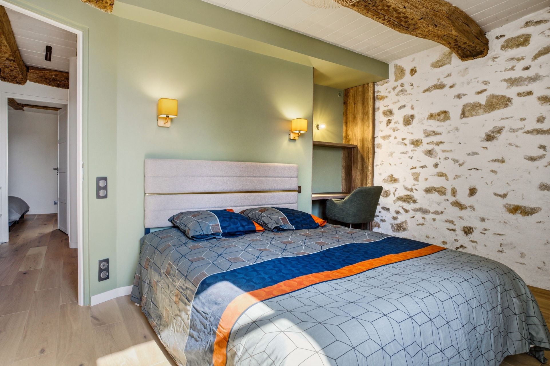 luxury house 5 Rooms for sale on AURAY (56400)