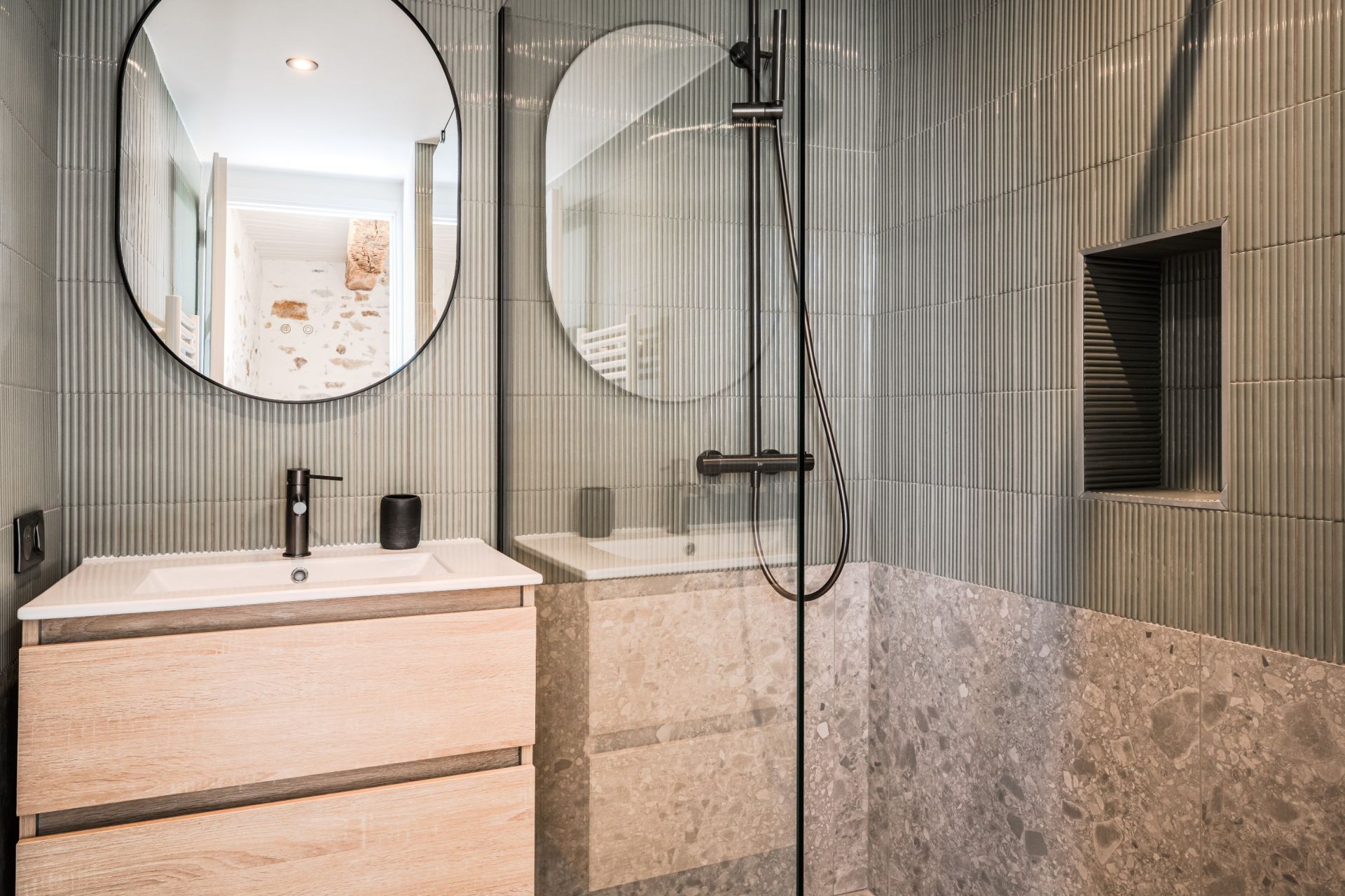 luxury house 5 Rooms for sale on AURAY (56400)