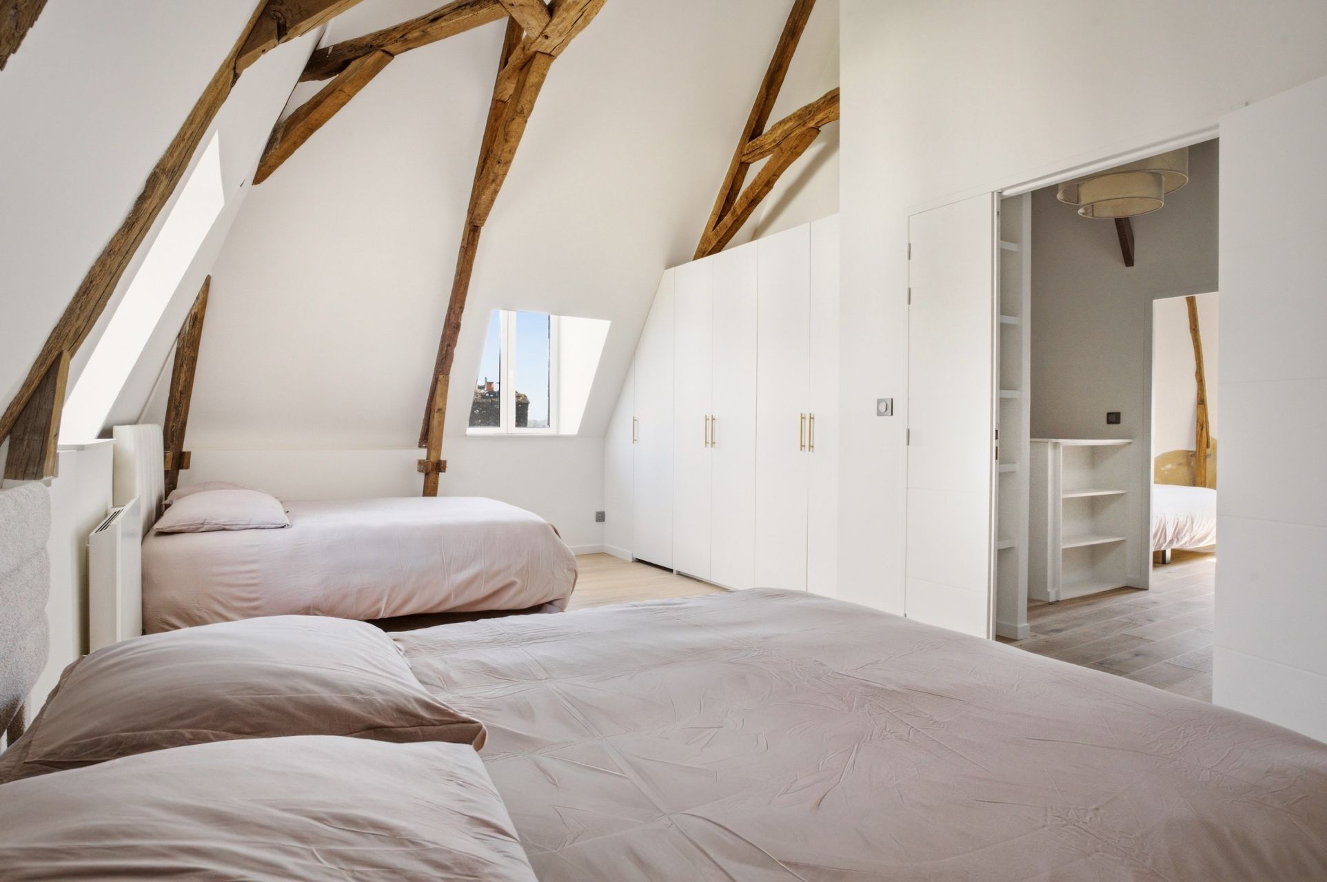 luxury house 5 Rooms for sale on AURAY (56400)