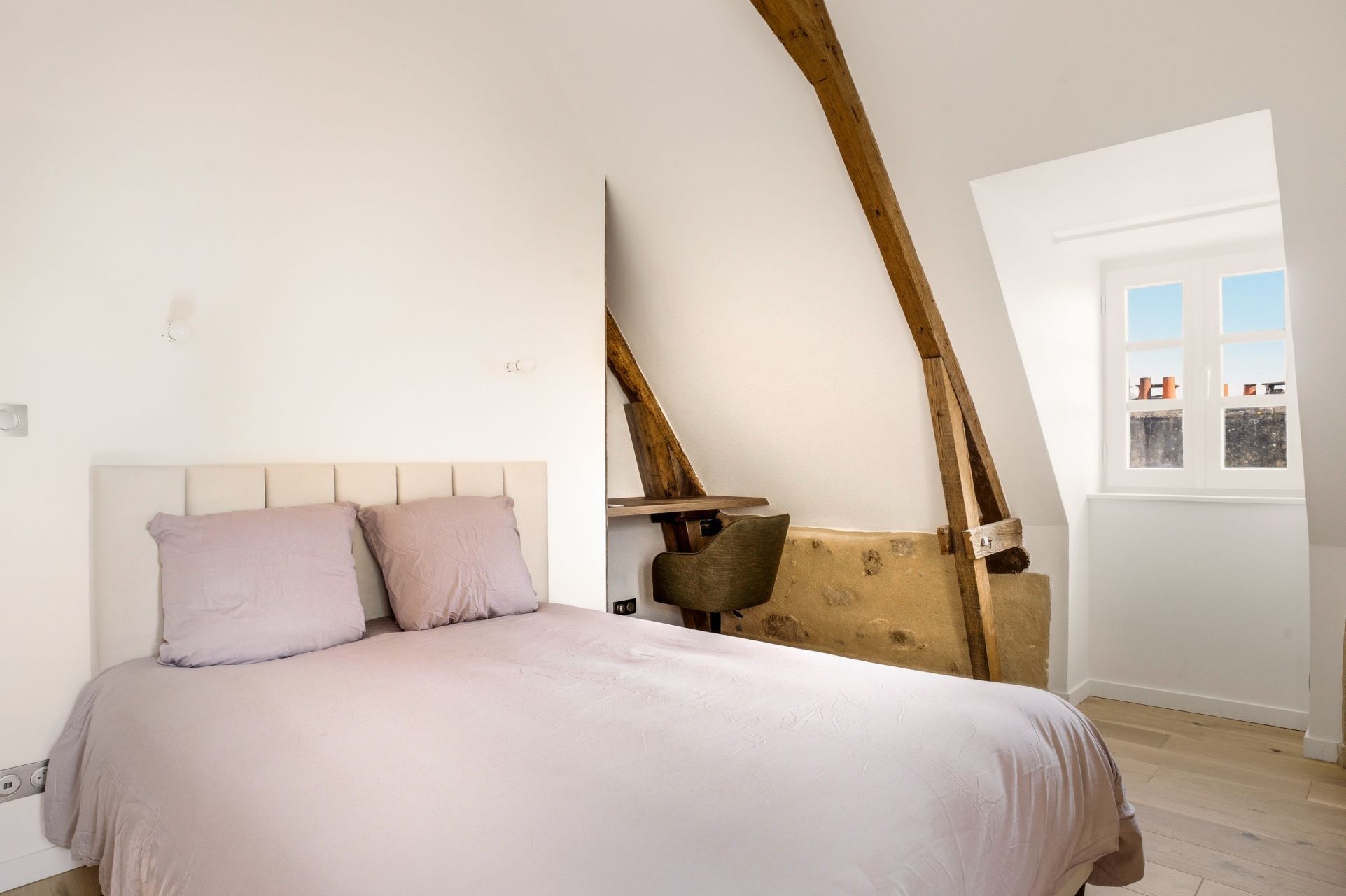 luxury house 5 Rooms for sale on AURAY (56400)