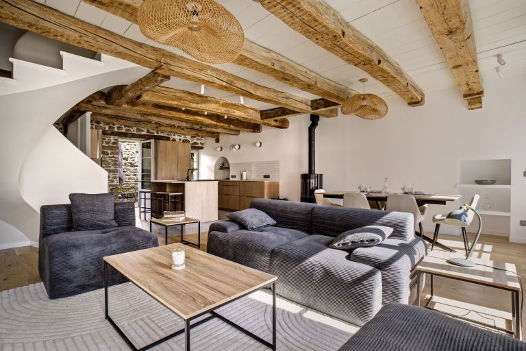 luxury house 5 Rooms for sale on AURAY (56400)