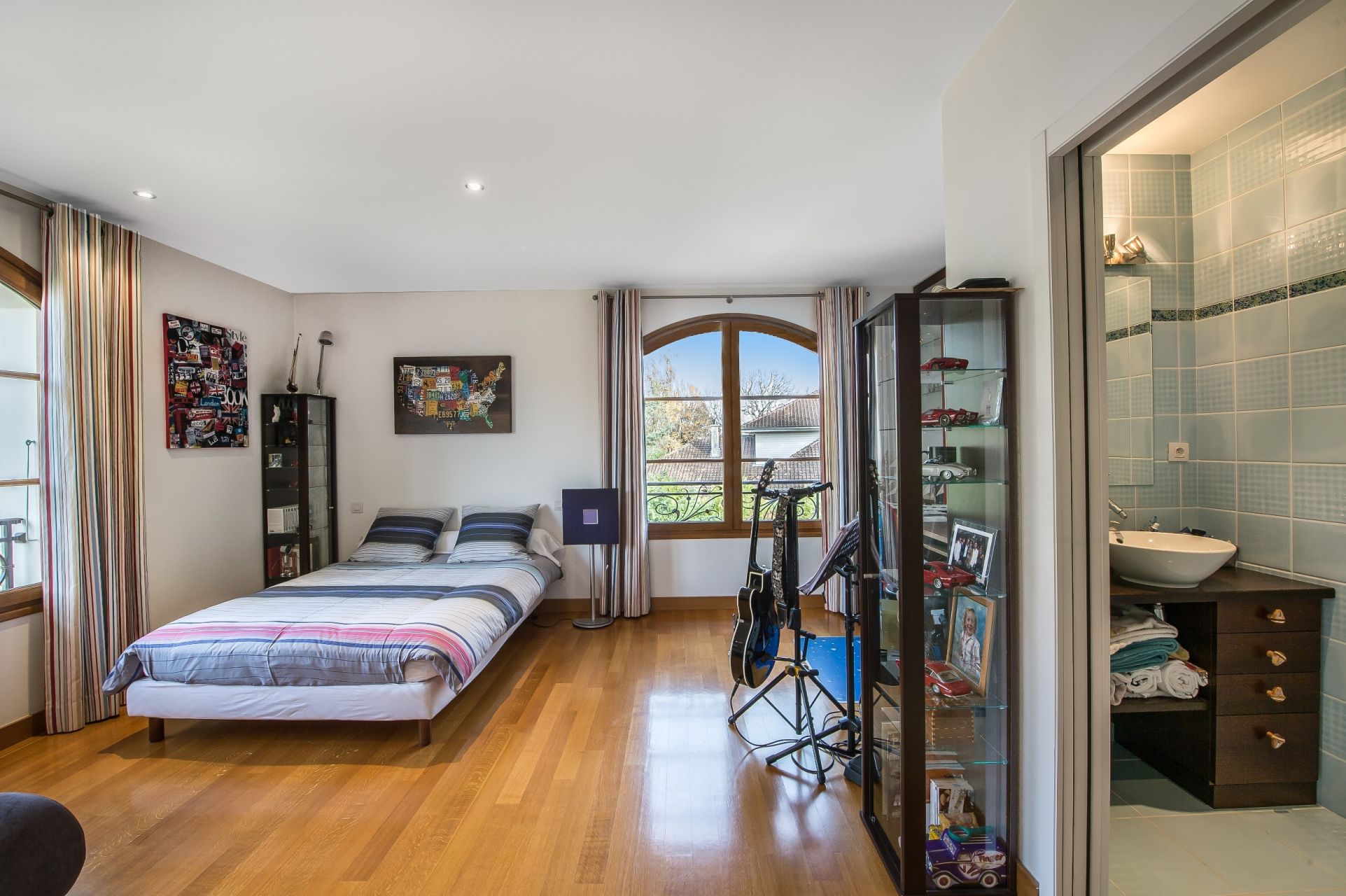 maison de luxe 12 Pièces en vente sur ECHENEVEX (01170)