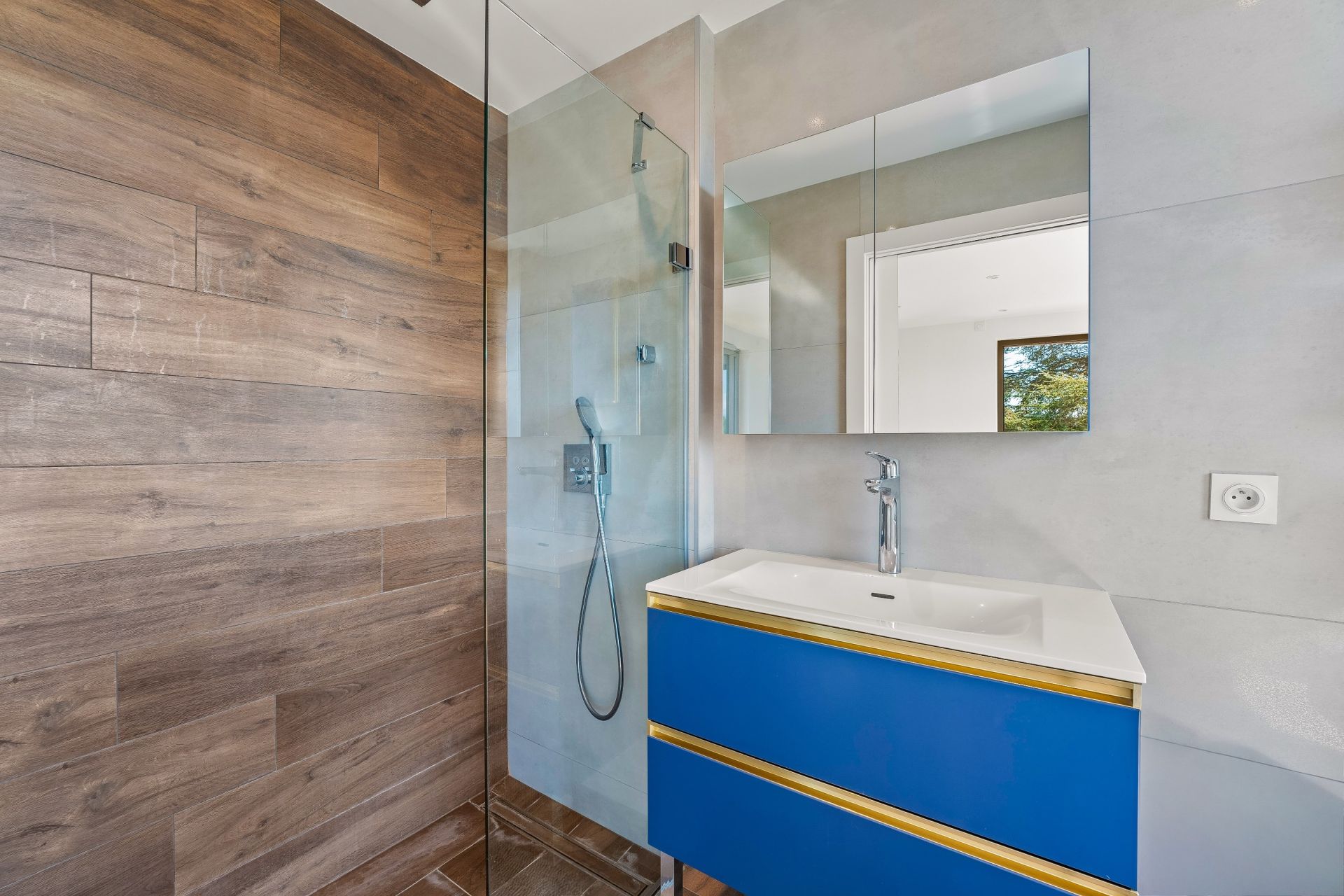 luxury house 6 Rooms for sale on PREVESSIN MOENS (01280)
