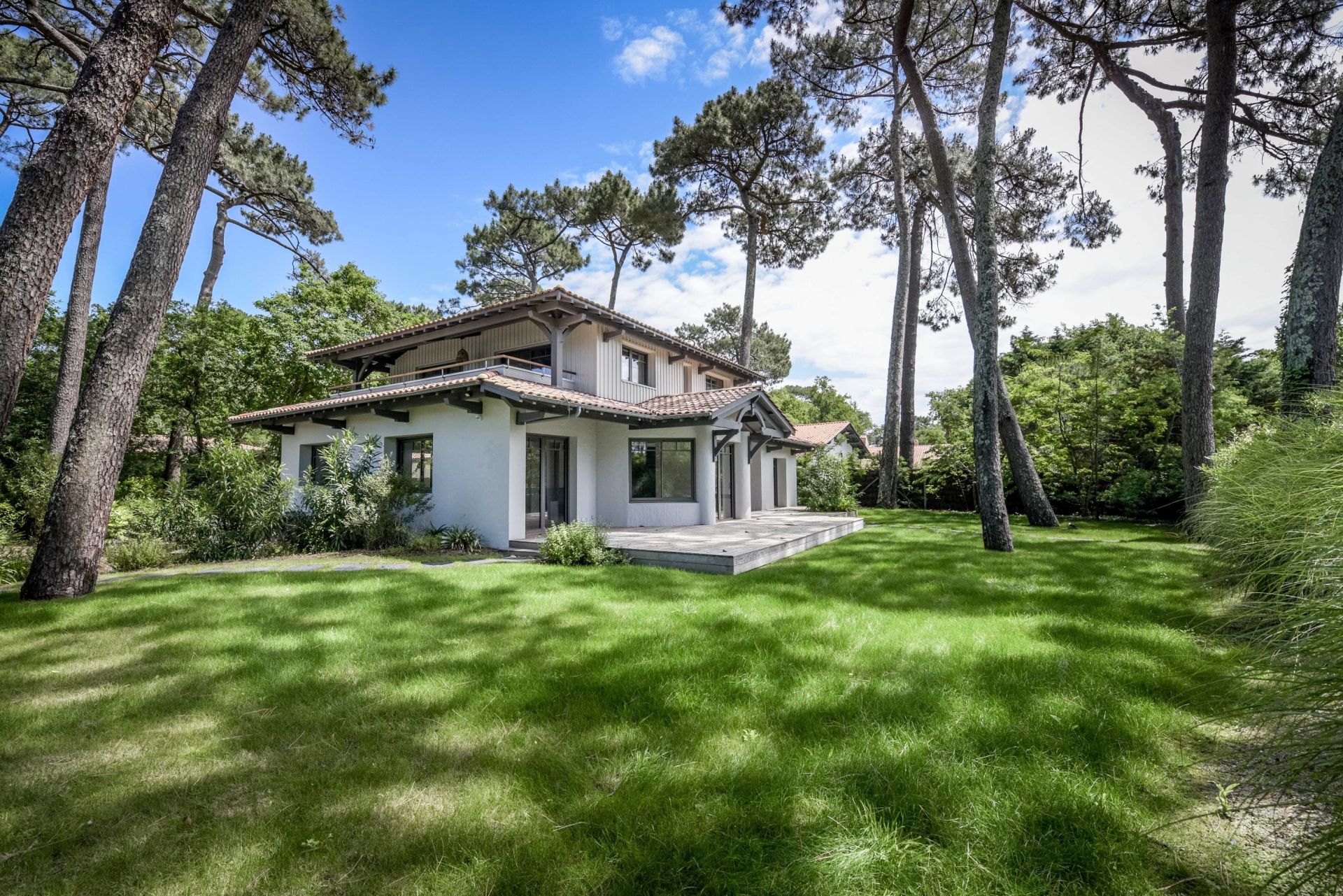luxury villa 10 Rooms for sale on PYLA SUR MER (33115)