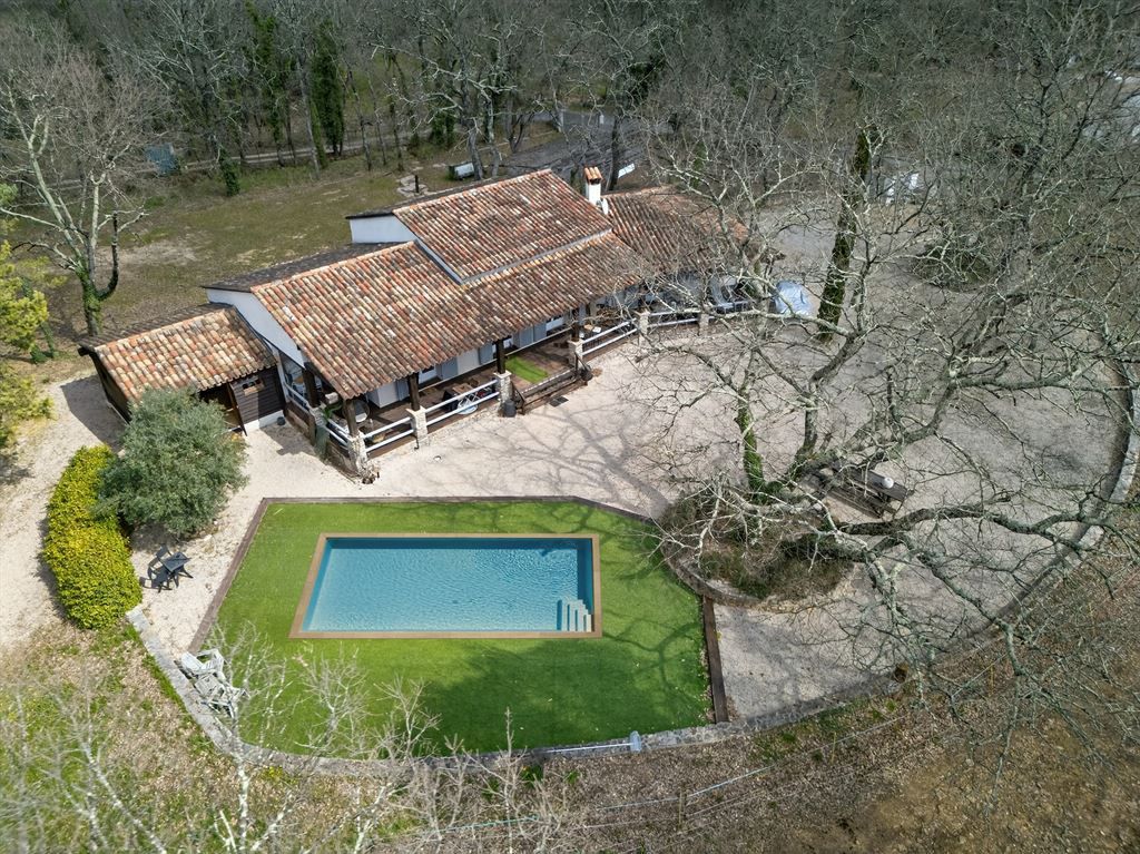 villa de luxe 6 Pièces en vente sur TOURRETTES (83440)