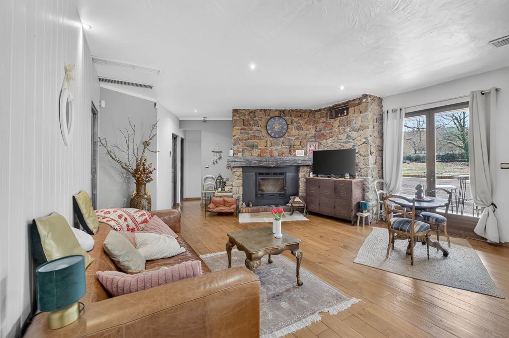 villa de luxe 6 Pièces en vente sur TOURRETTES (83440)