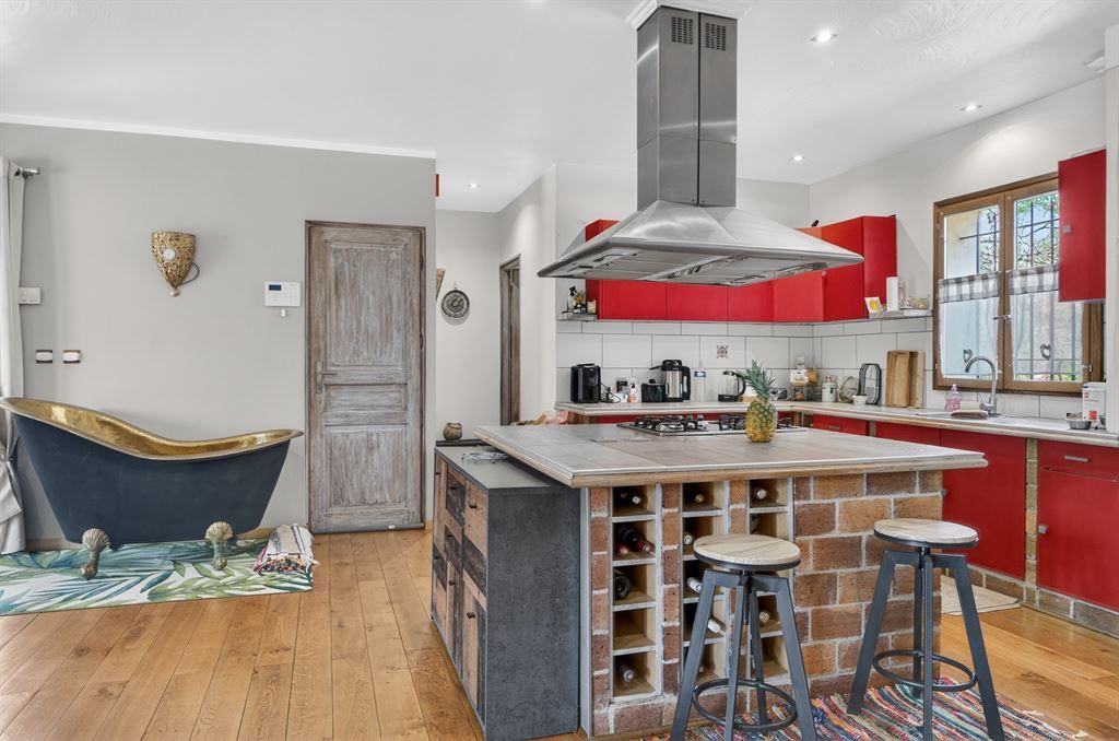 villa de luxe 6 Pièces en vente sur TOURRETTES (83440)