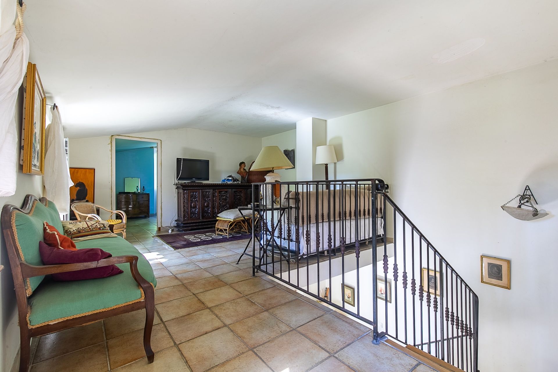 luxury house 10 Rooms for sale on FUVEAU (13710)