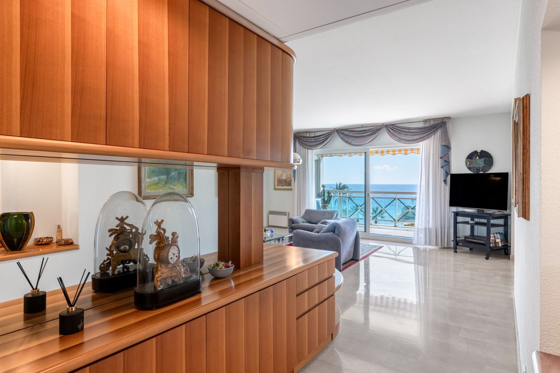 luxury apartment 4 Rooms for sale on NICE (06000)