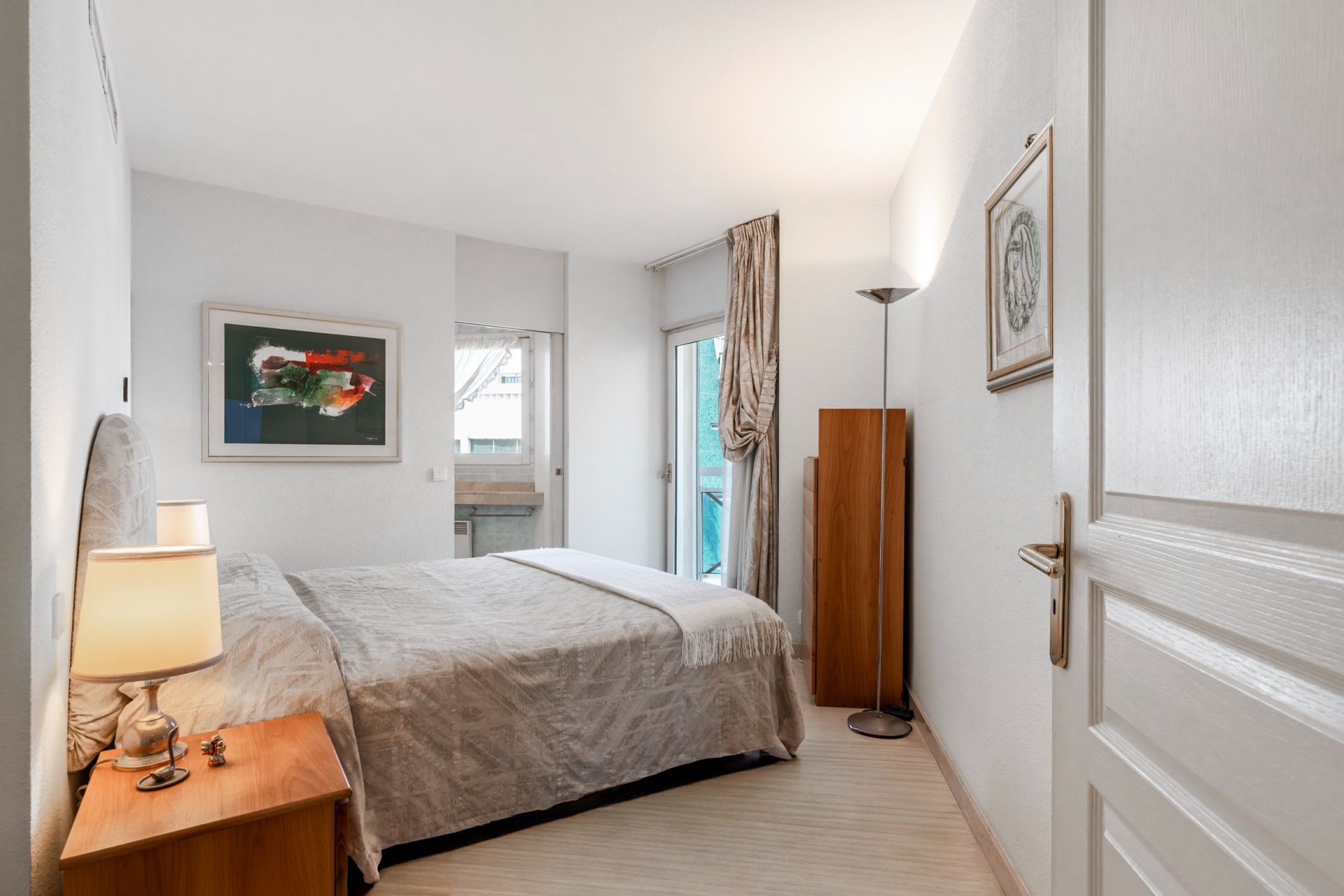 luxury apartment 4 Rooms for sale on NICE (06000)