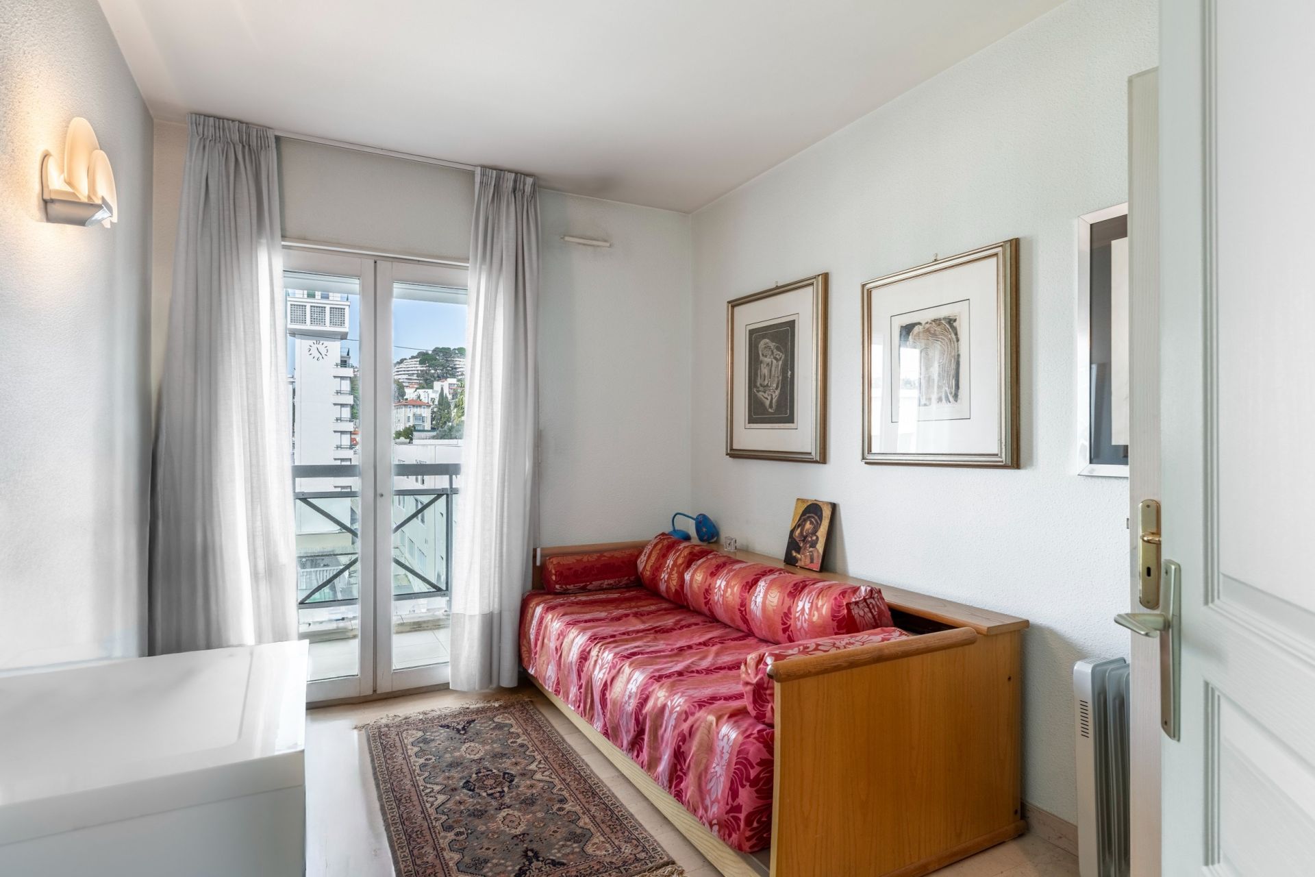 luxury apartment 4 Rooms for sale on NICE (06000)