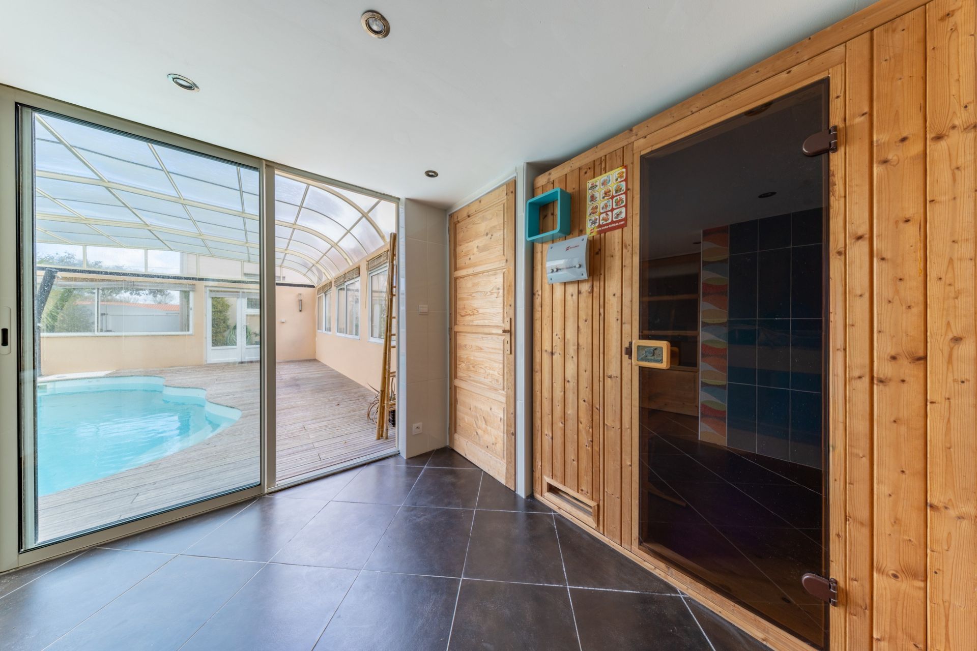 luxury house 11 Rooms for sale on JARD SUR MER (85520)