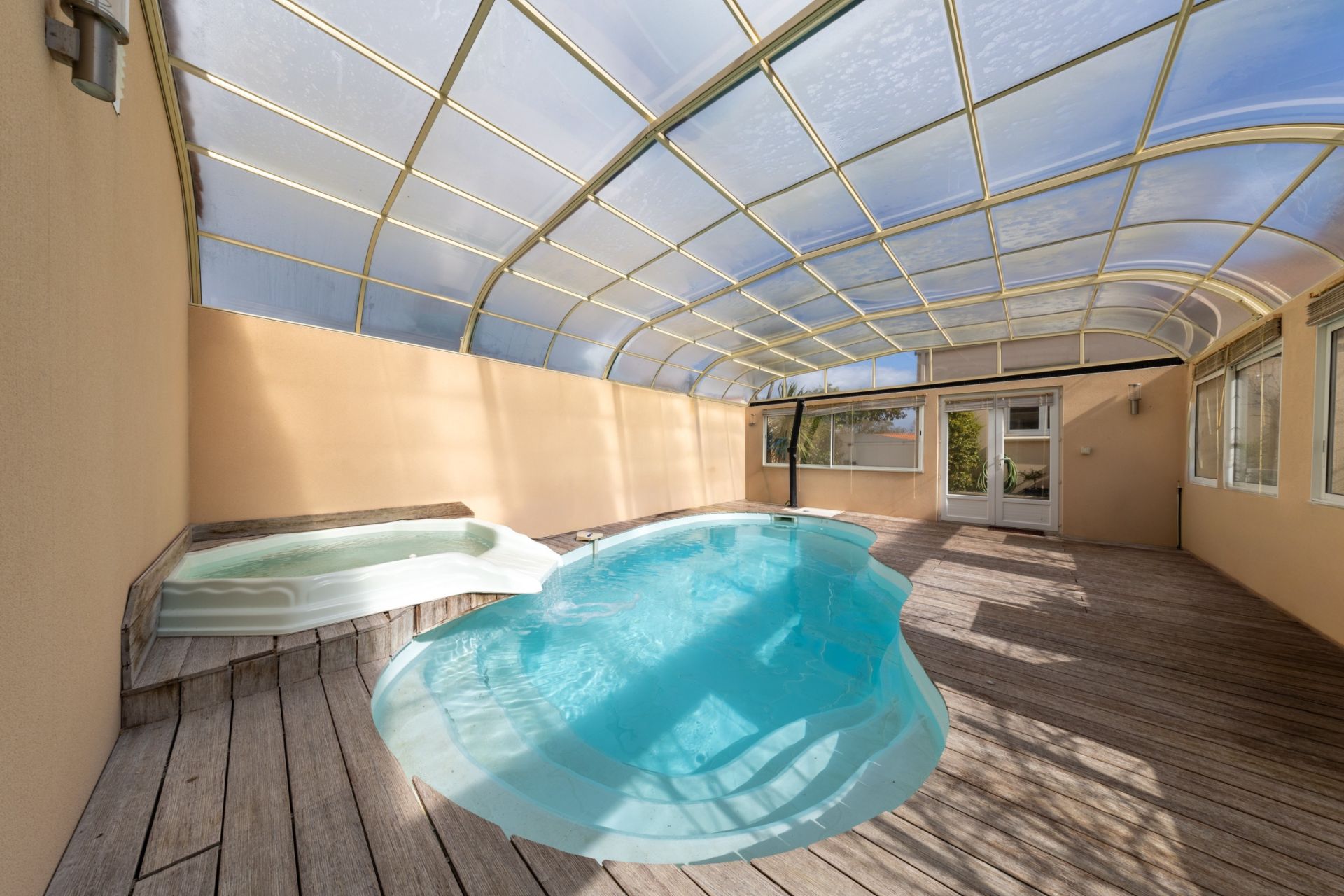 luxury house 11 Rooms for sale on JARD SUR MER (85520)