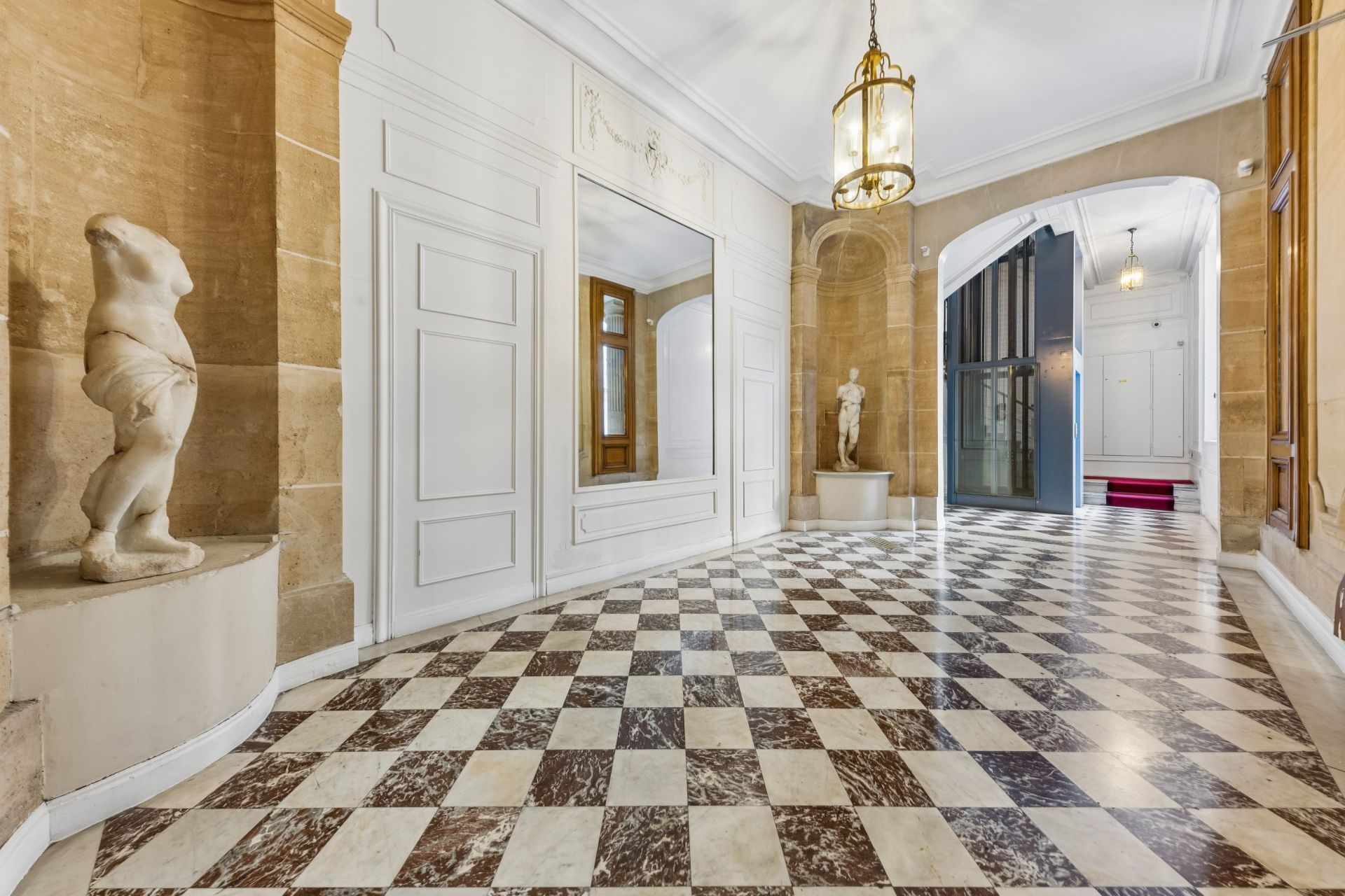 luxury apartment 5 Rooms for sale on PARIS (75008)
