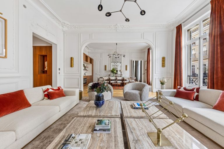 luxury apartment 5 Rooms for sale on PARIS (75008)