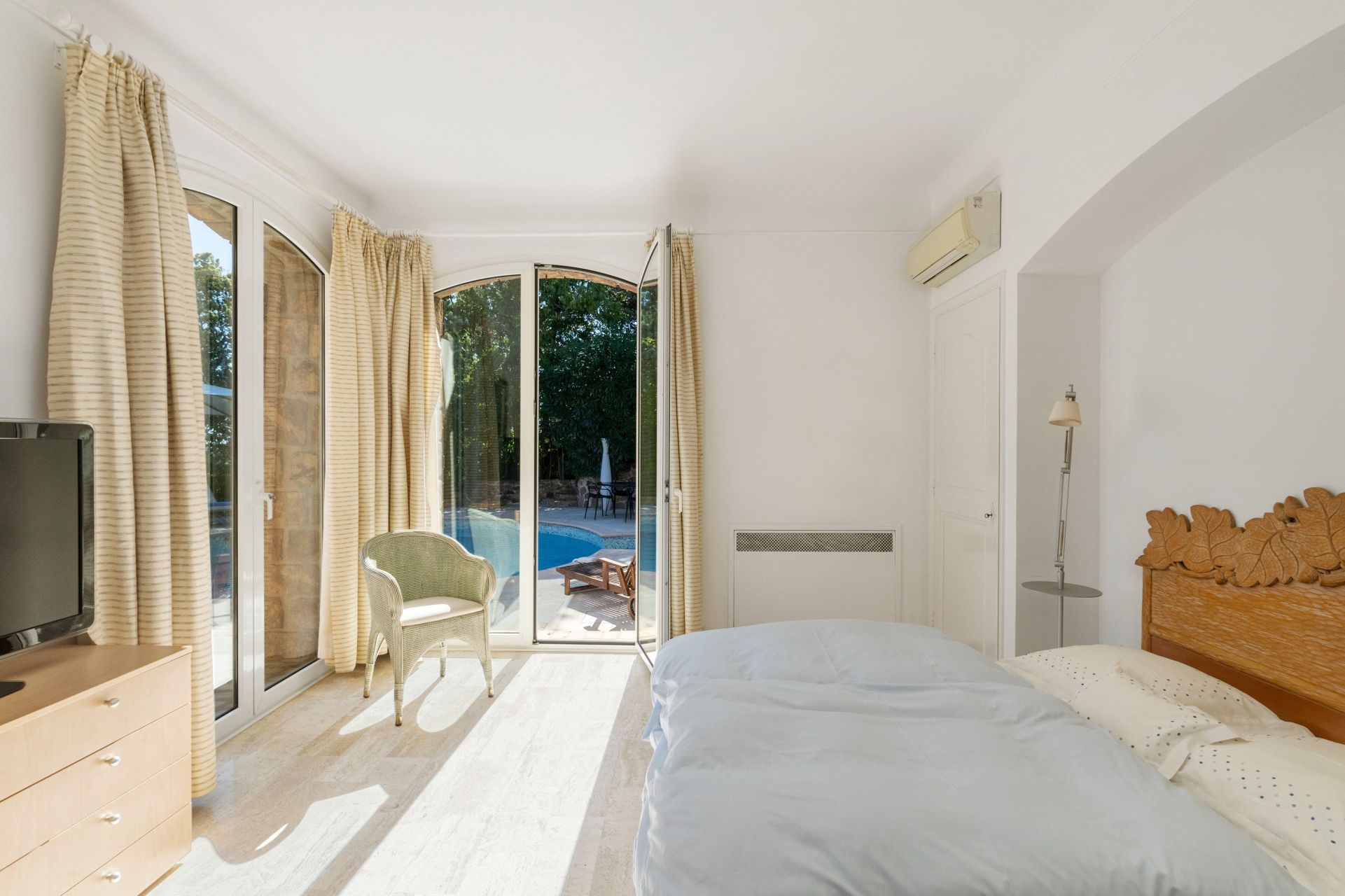 maison de maître 11 Pièces en vente sur THEOULE SUR MER (06590)