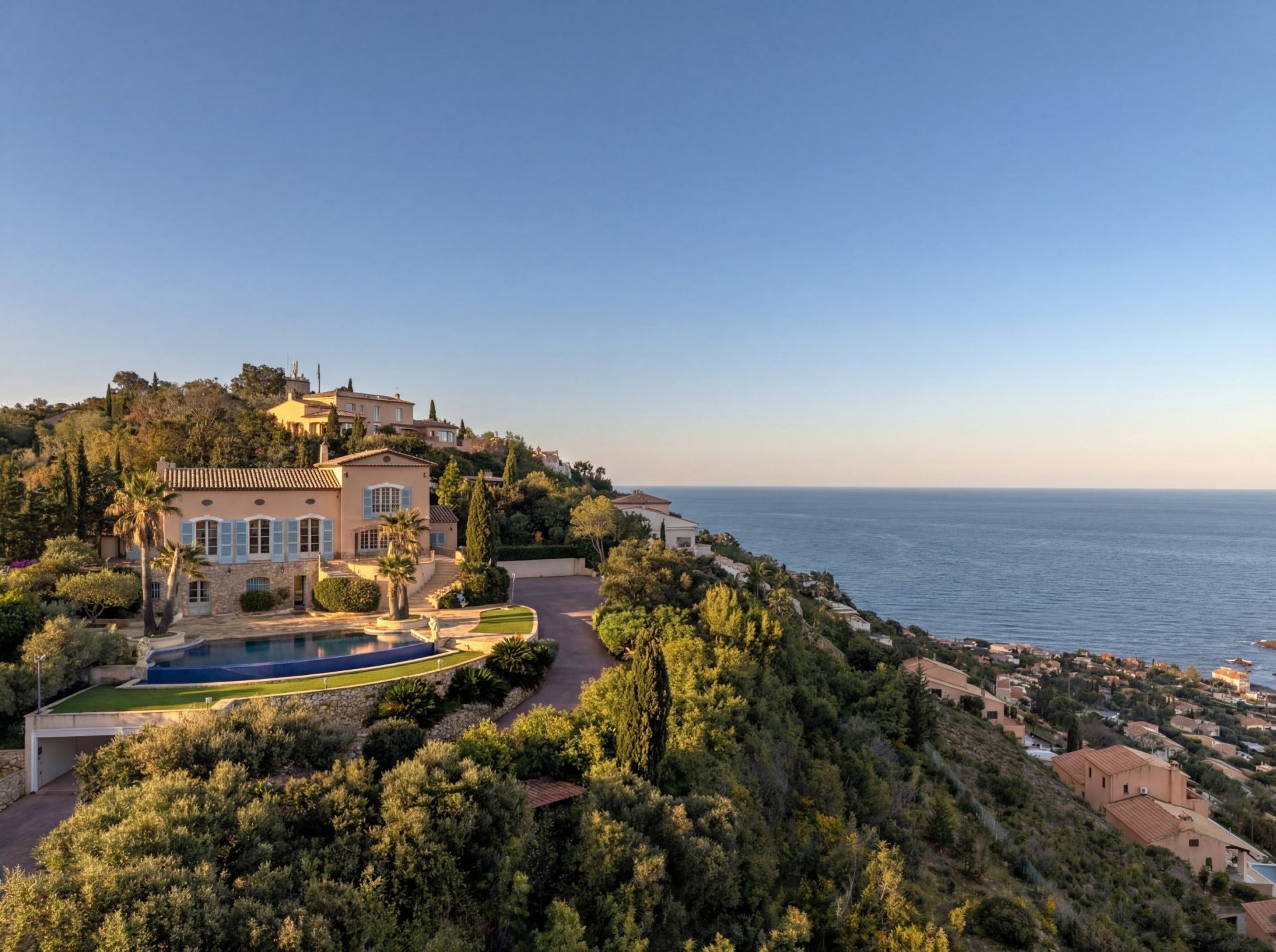 bastide 7 Pièces en vente sur ST RAPHAEL (83700)
