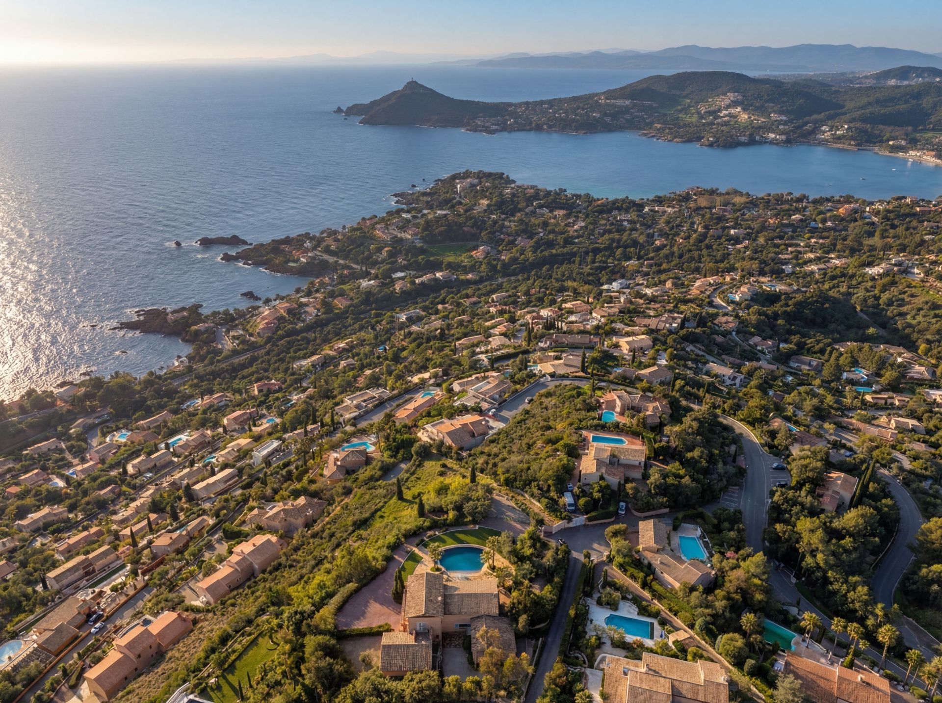 bastide 7 Rooms for sale on ST RAPHAEL (83700)