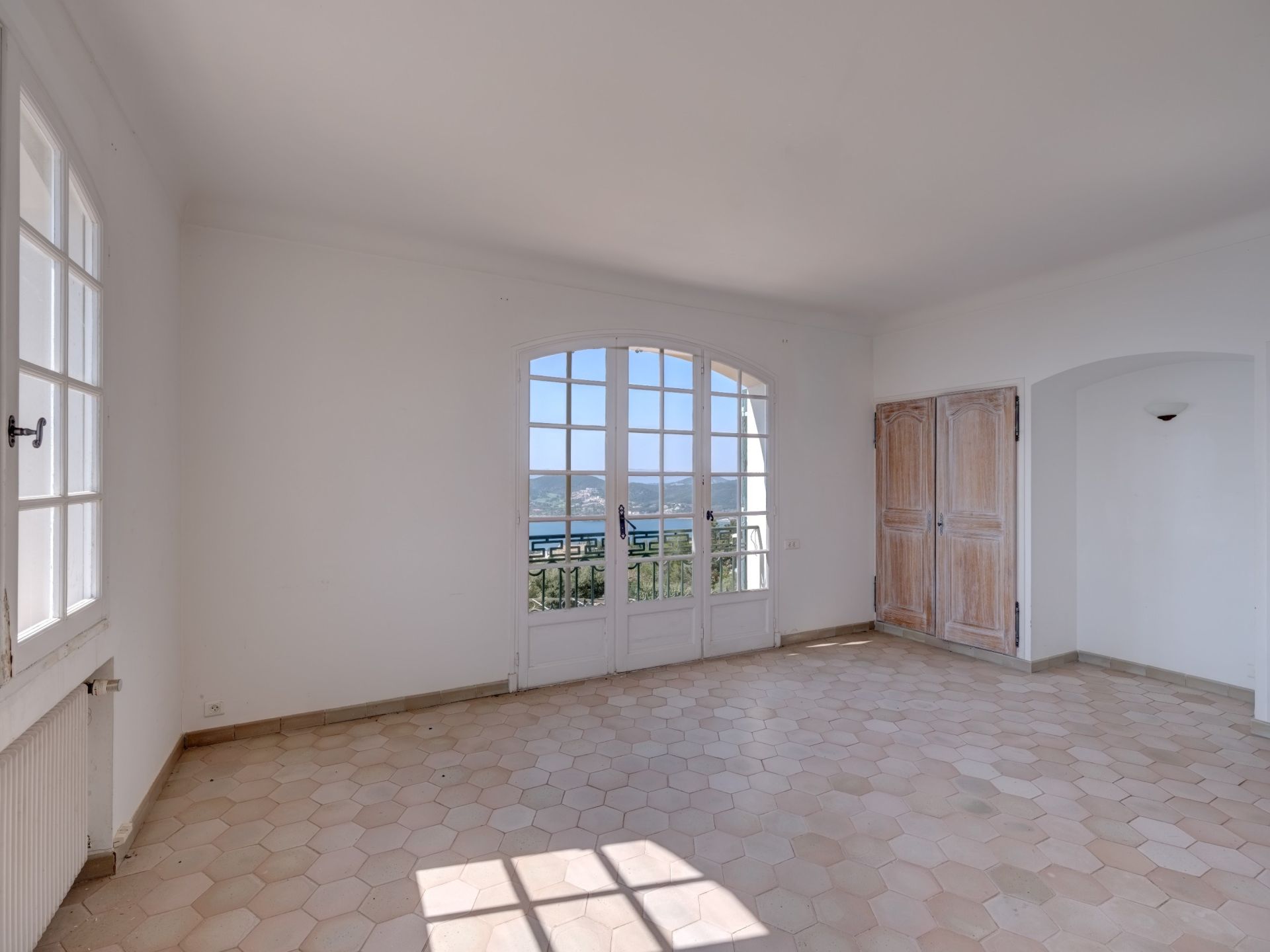 bastide 7 Pièces en vente sur ST RAPHAEL (83700)