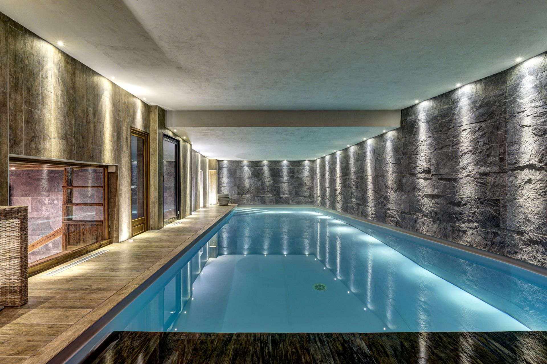 luxury chalet 14 Rooms for sale on CHAMONIX MONT BLANC (74400)