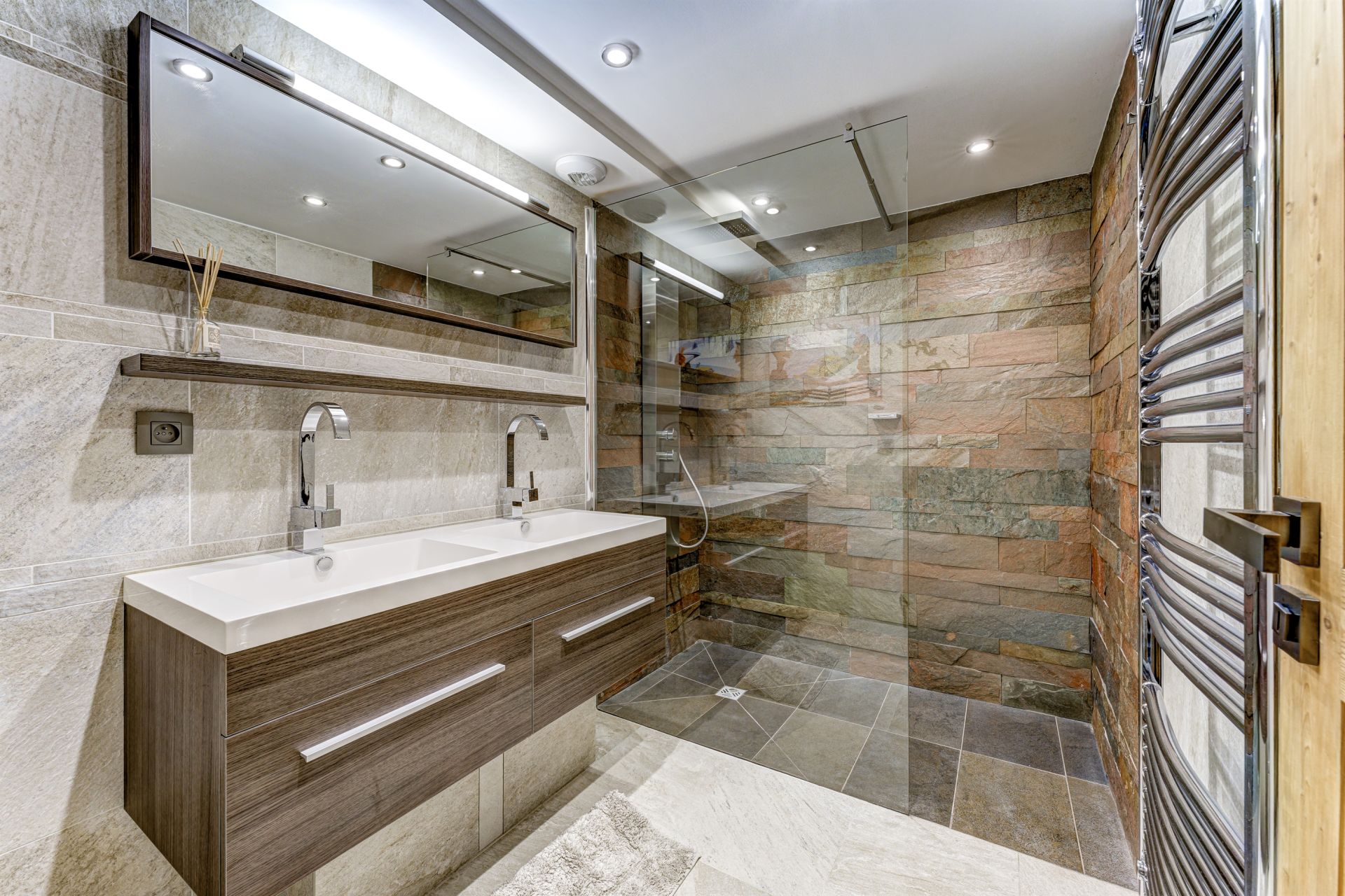 luxury chalet 14 Rooms for sale on CHAMONIX MONT BLANC (74400)