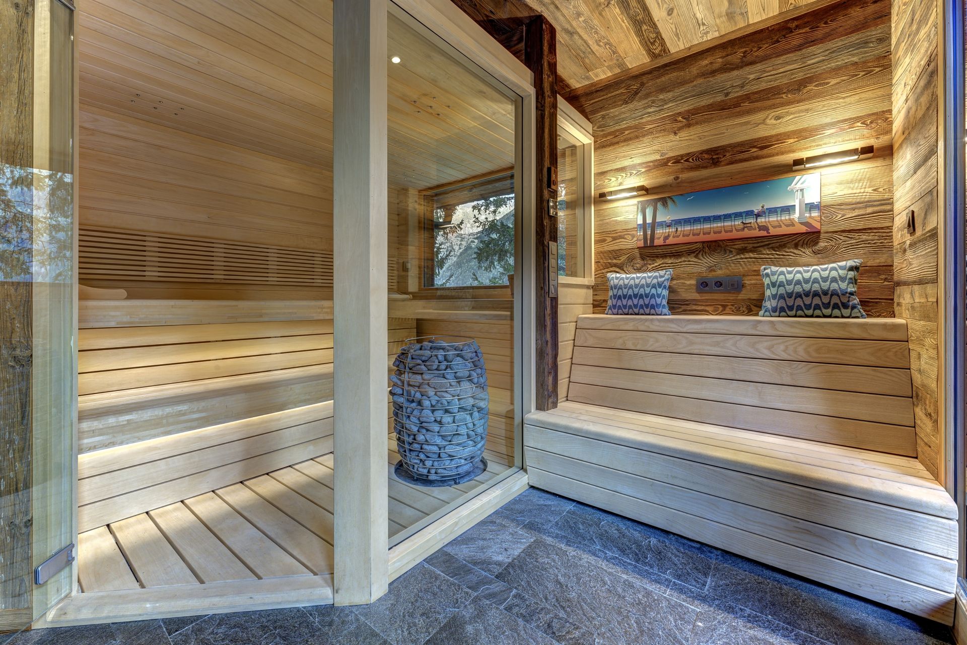 luxury chalet 14 Rooms for sale on CHAMONIX MONT BLANC (74400)