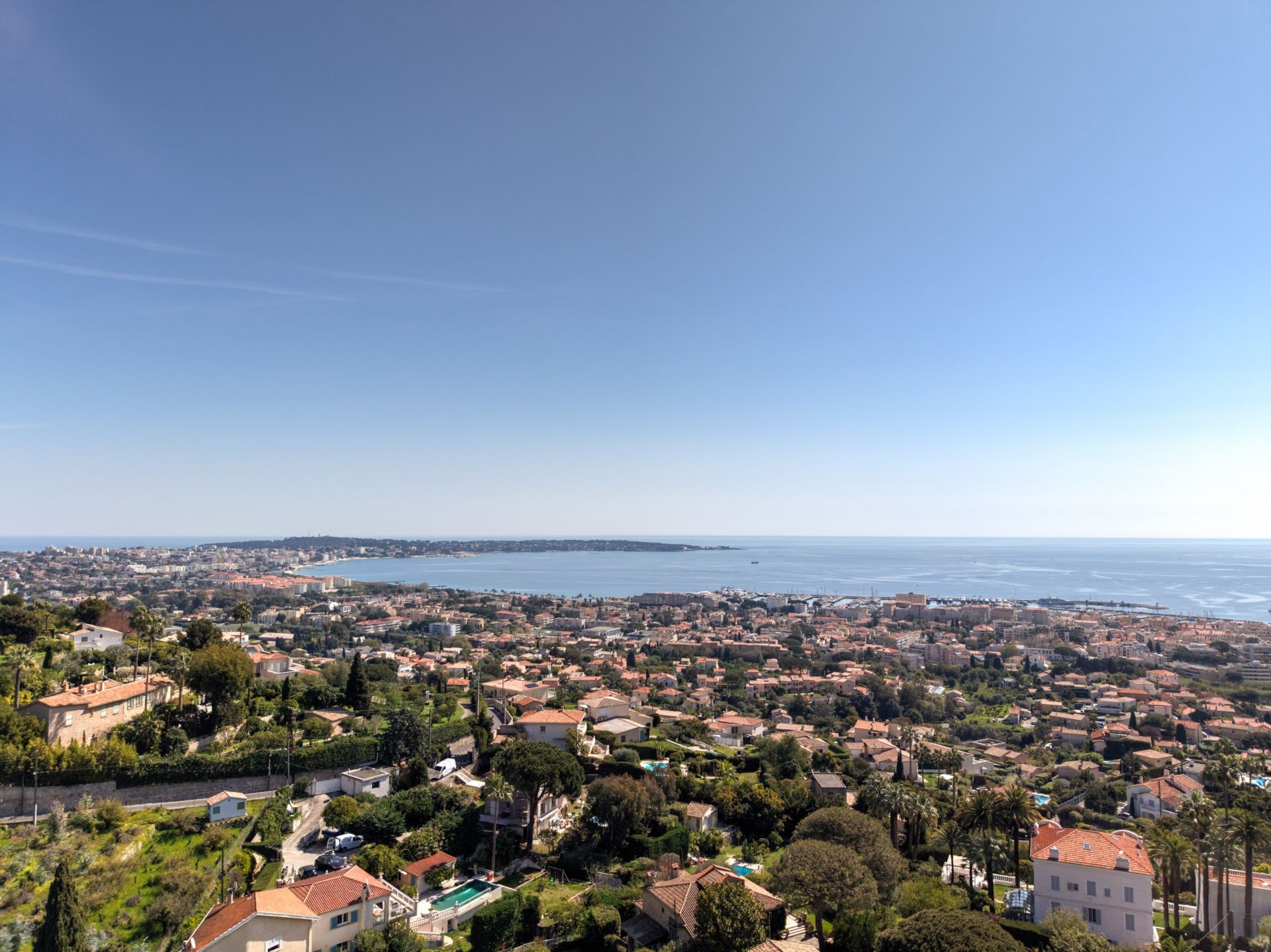 luxury villa 5 Rooms for sale on LE GOLFE JUAN (06220)