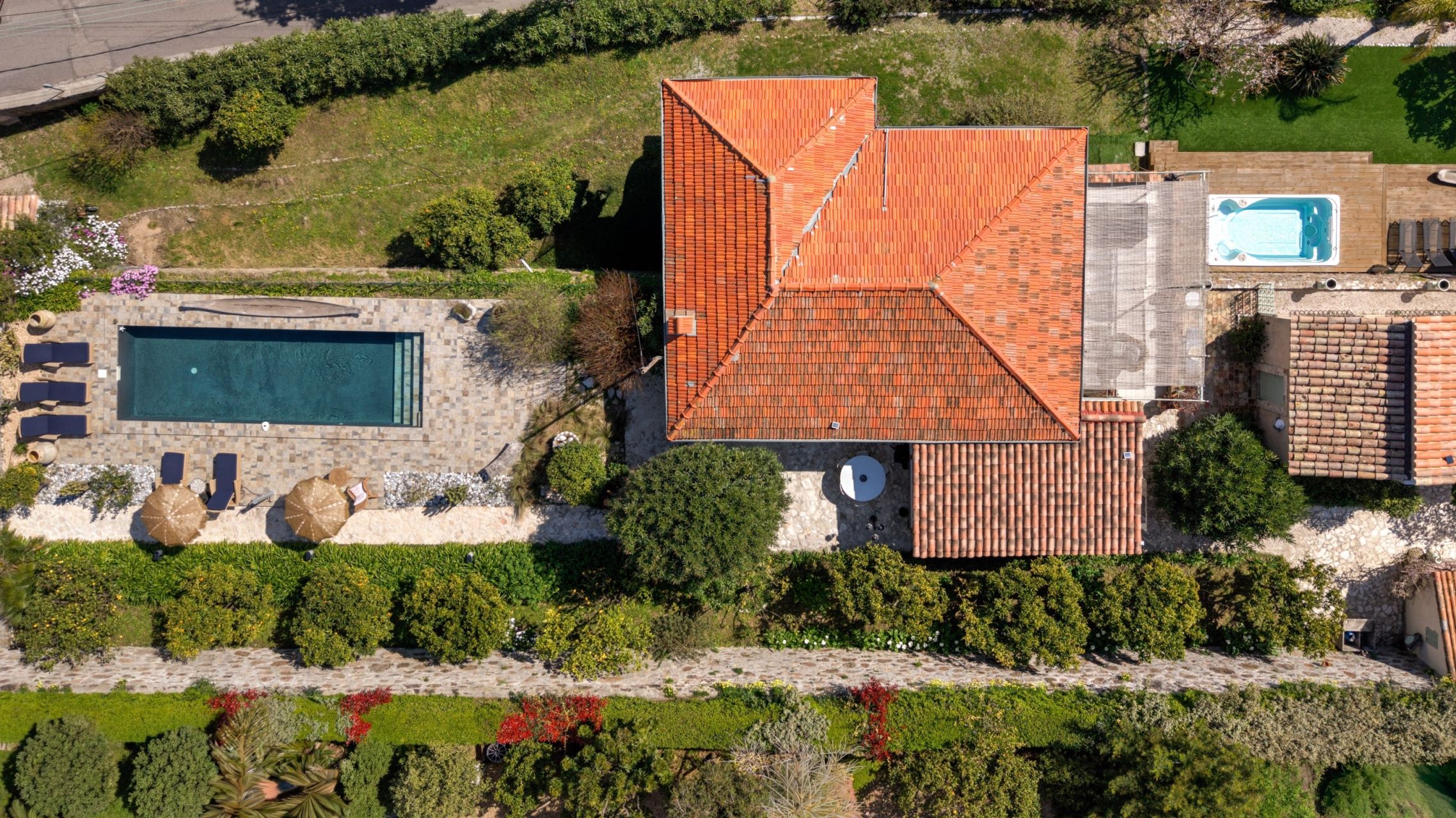 luxury villa 5 Rooms for sale on LE GOLFE JUAN (06220)