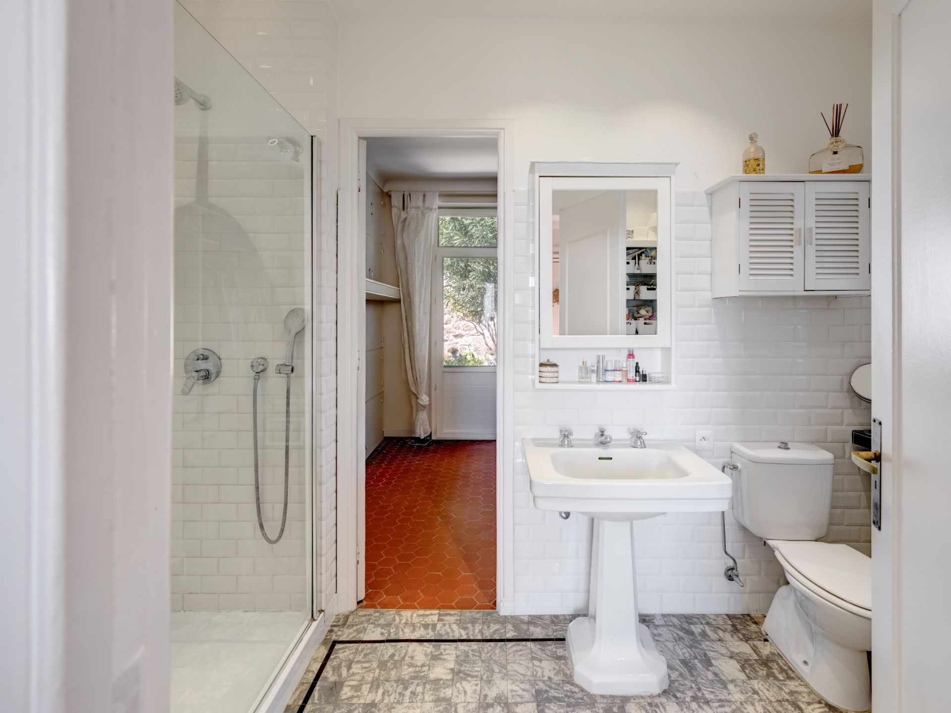 luxury villa 5 Rooms for sale on LE GOLFE JUAN (06220)