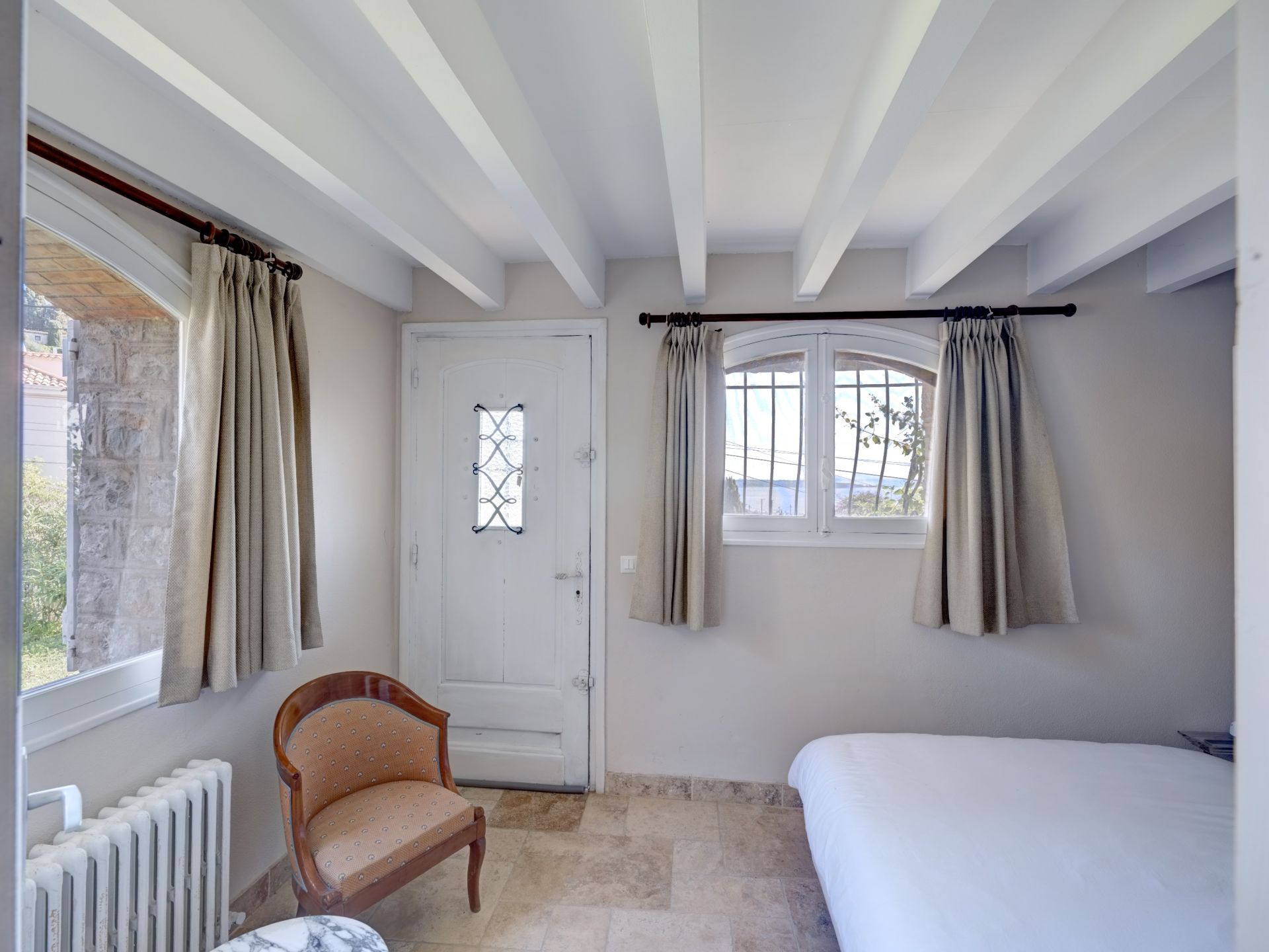 luxury villa 5 Rooms for sale on LE GOLFE JUAN (06220)