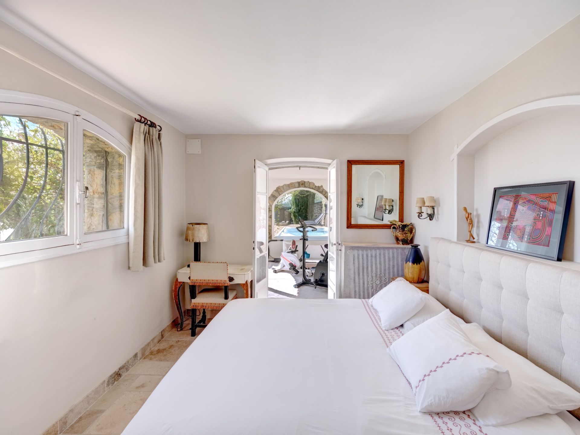 luxury villa 5 Rooms for sale on LE GOLFE JUAN (06220)